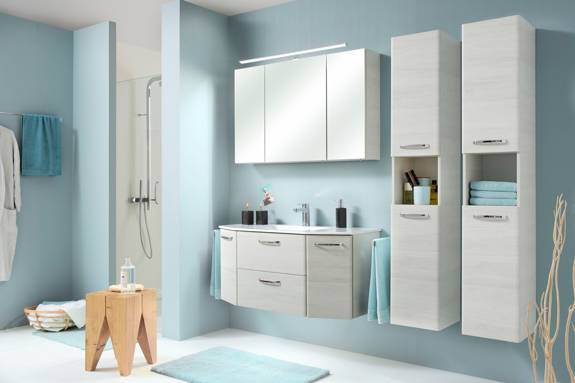 Saphir Hochschrank »Quickset Badschrank 30 cm breit, 2 Türen, 1 Nische, 3 Einlegeböden« Badezimmer-Hochschrank inkl. Türdämpfer, Griffe in Chrom glänzend