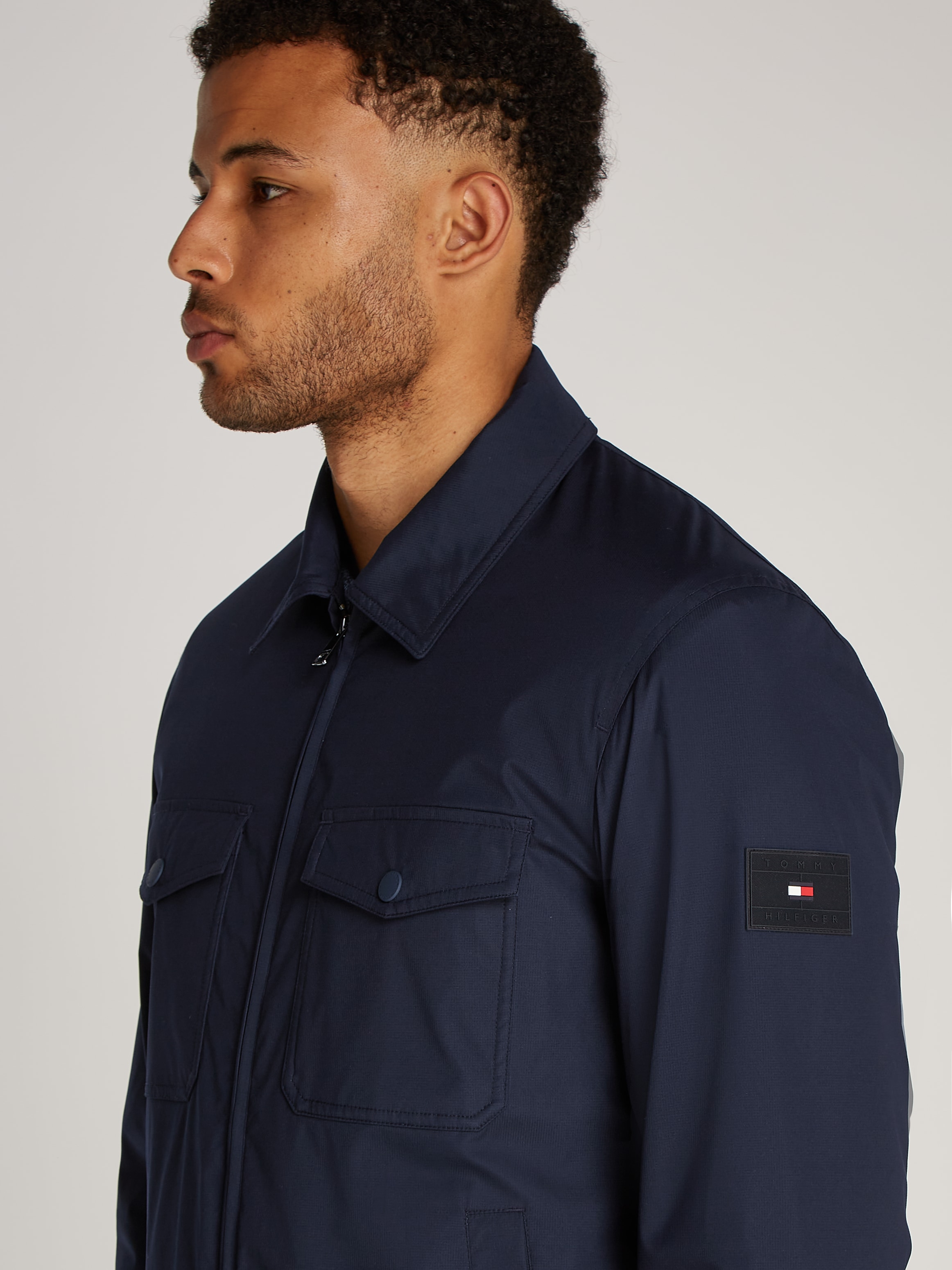 Tommy Hilfiger Blouson »PADDED SHIRT JACKET«, mit Brusttaschen