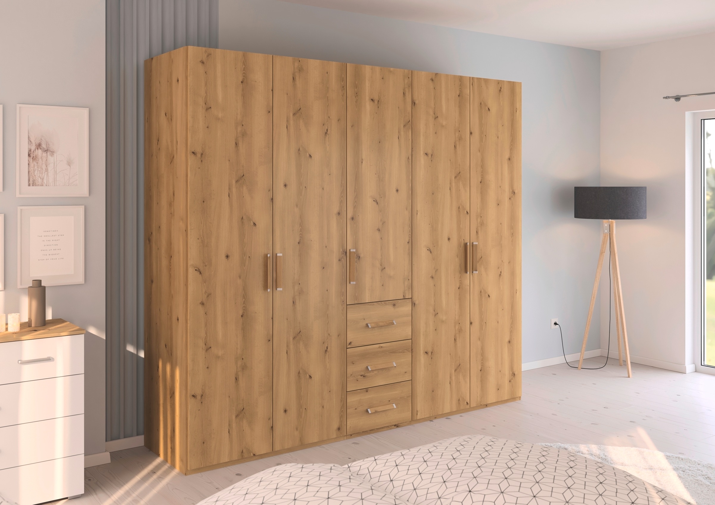 rauch Drehtürenschrank »Kleiderschrank Schrank Garderobe Schlafzimmerschrank EVELYN«, (in 2 Höhen 197 oder 210 cm erhältlich), in elegantem Stil mit Schubladen 3 Breiten und 2 Höhen MADE IN GERMANY
