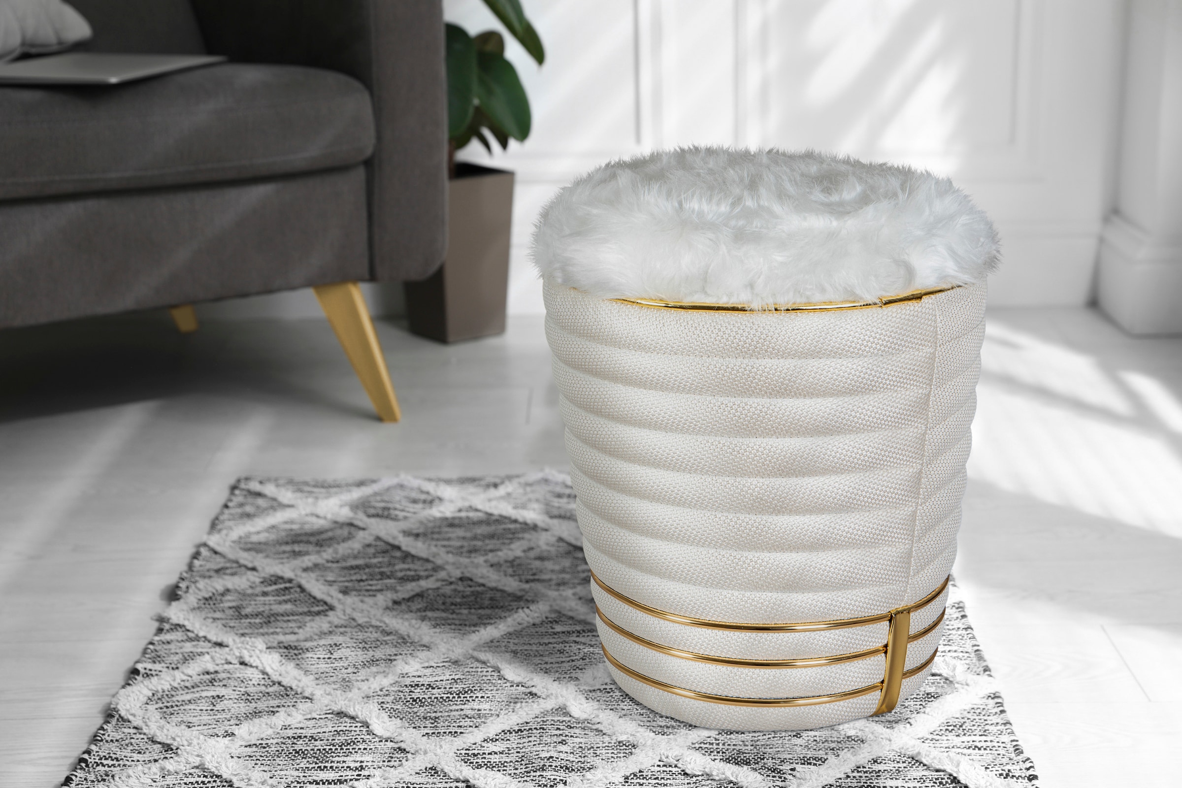 KAYOOM Sitzhocker »Hocker Doric, trendiger Look, ästhetische Farbgebung, schöne Steppung« 1 Stk. tlg. komfortabel, hochqualitativ, pflegeleicht,...