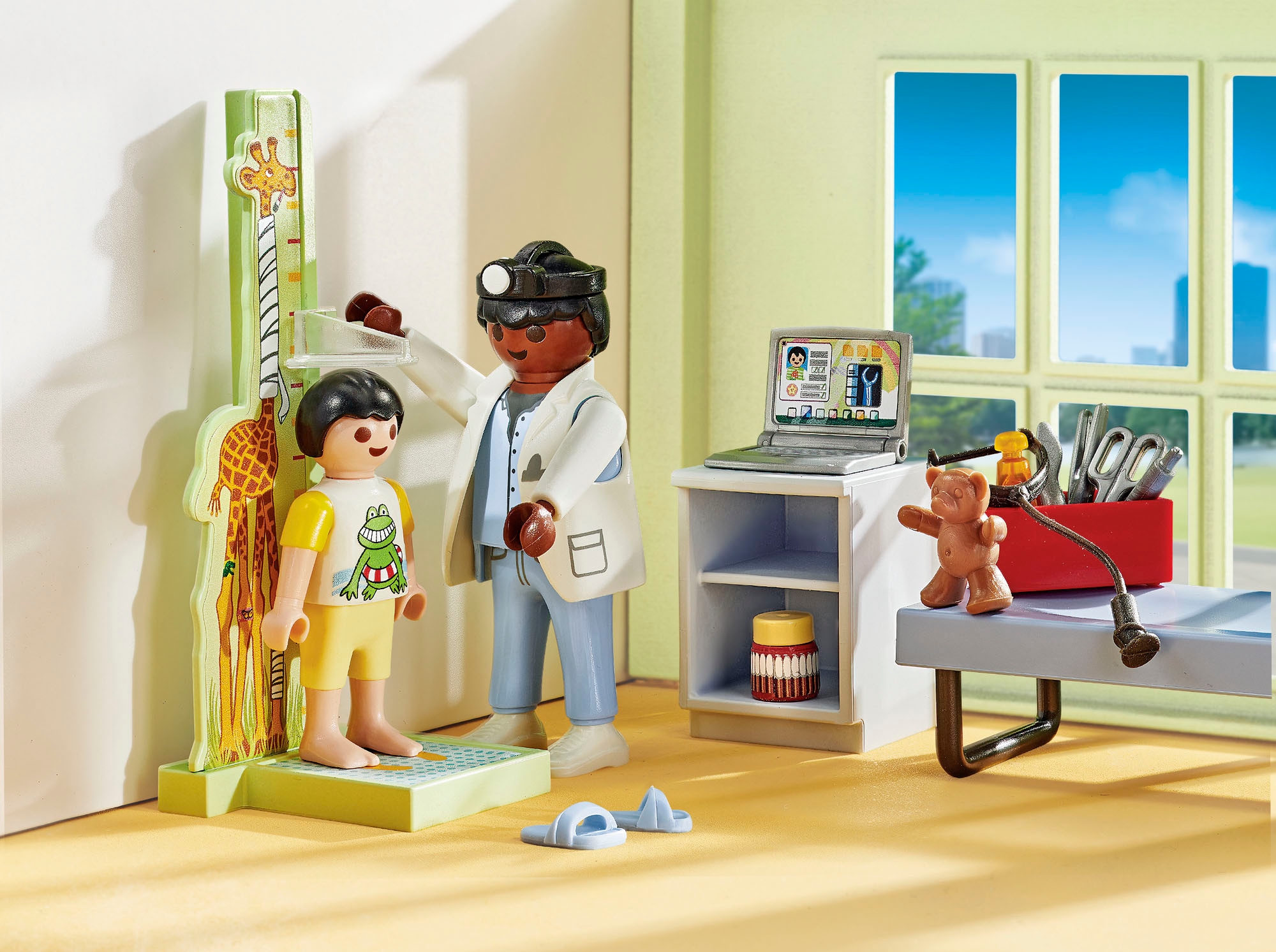 Playmobil® Konstruktions-Spielset »Kinderarzt mit Teddybär (71619), Action Heroes«, (28 St.), Made in Europe