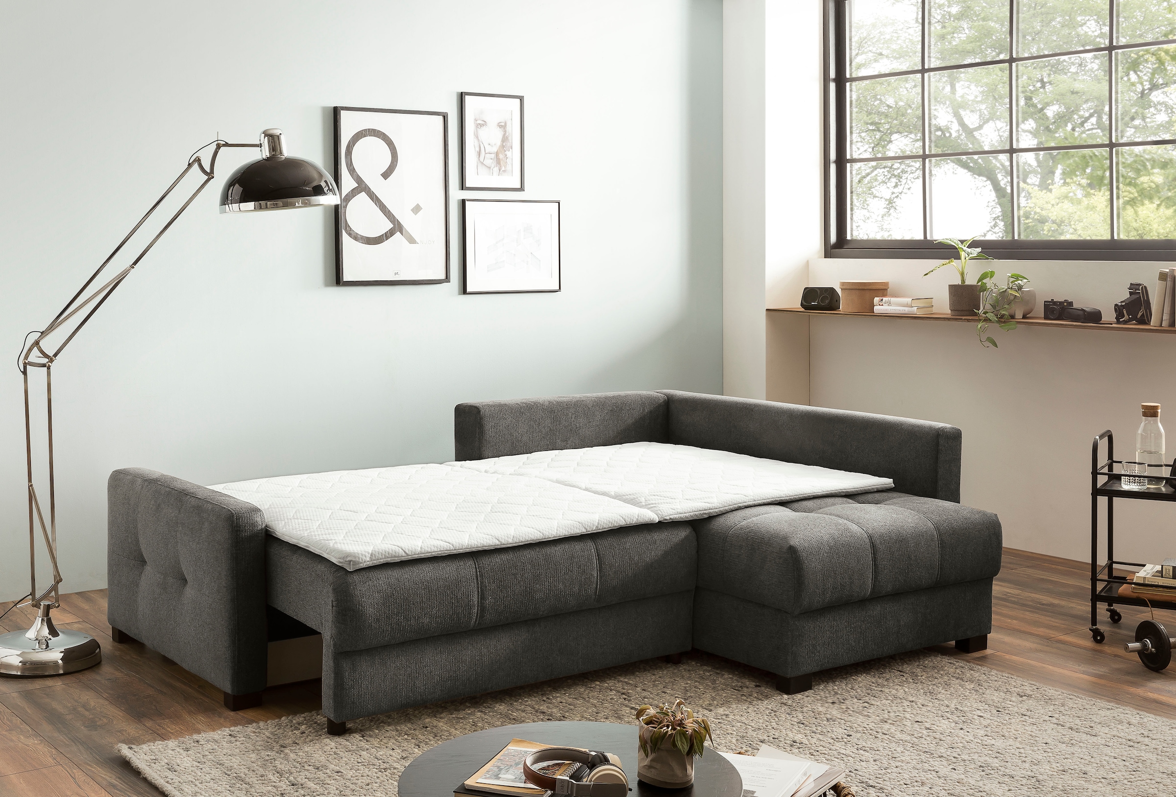 exxpo - sofa fashion Ecksofa »Chester, Boxspring Federkern-Polsterung für bequemeren Sitzkomfort«, L-Form, schmale Armlehnen, Bettfunktion u. Bettkasten