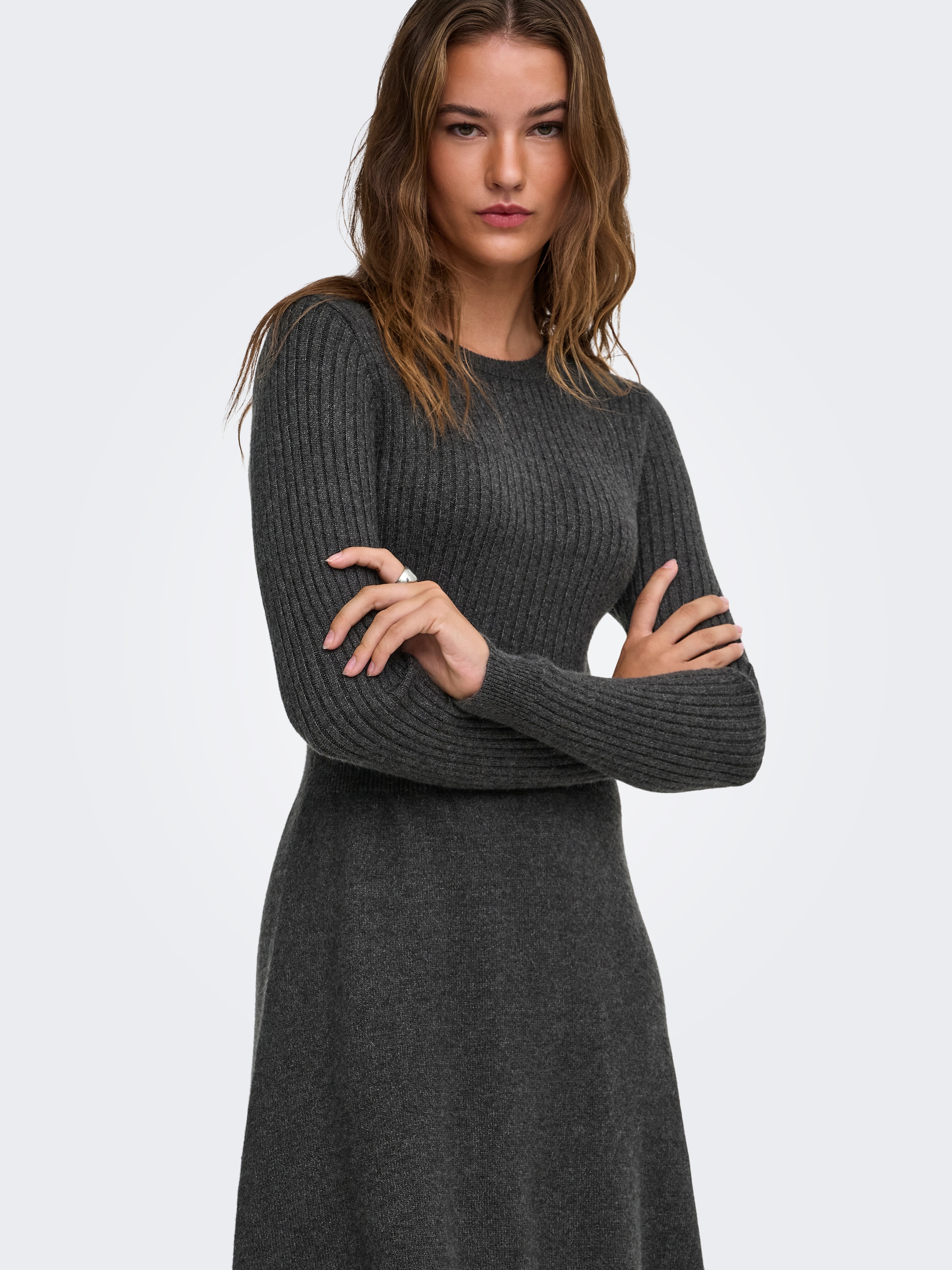 ONLY Strickkleid »ONLFIA LS FIT FLARE ONEC DRESS CS KNT« Viskosemischung, normal geschnitten
