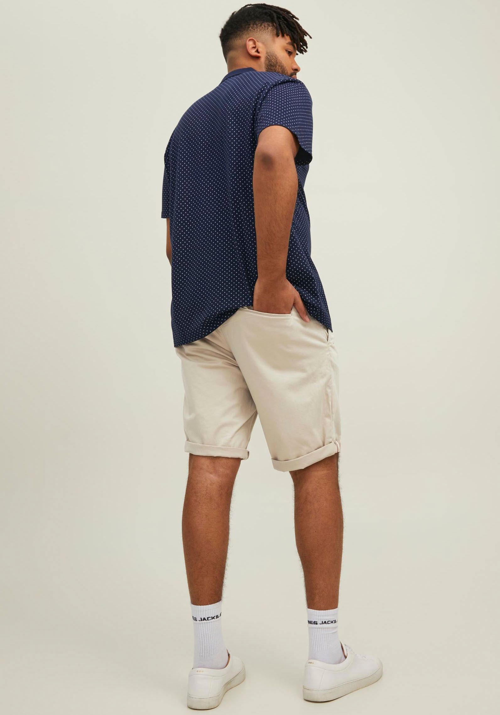 2. Bild von Jack & Jones PlusSize Chinoshorts »BOWIE SHORTS«, Bis Weite 48
