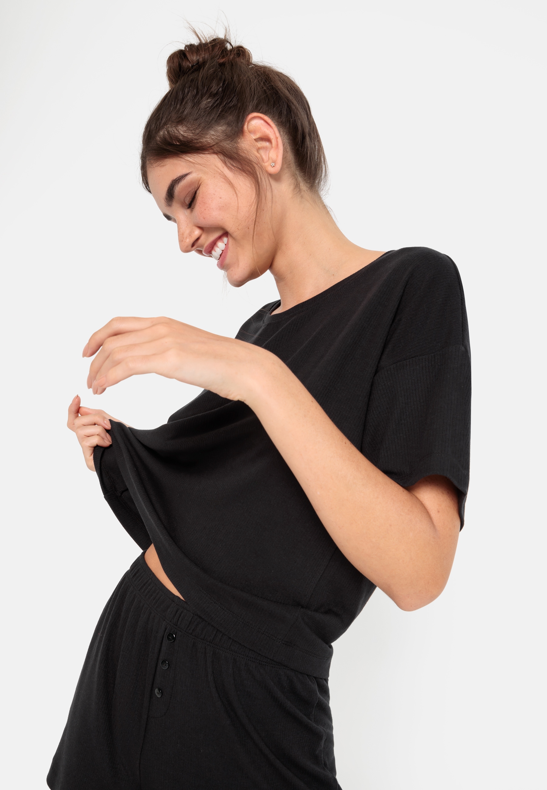 LSCN by LASCANA Shorty, (2 tlg.), mit kleiner Zierknopfleiste