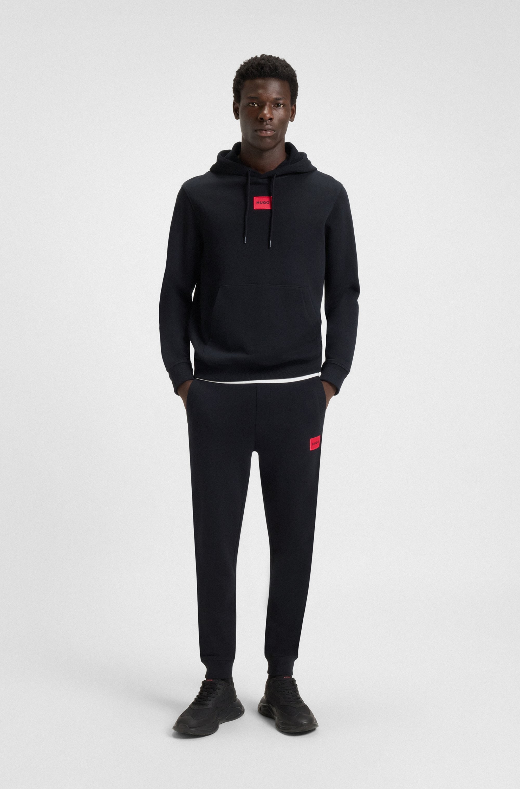 HUGO Kapuzensweatshirt »Daratschi«, Kapuze mit Kordelzug, Regular Fit Kängurutasche, HUGO Weblabel
