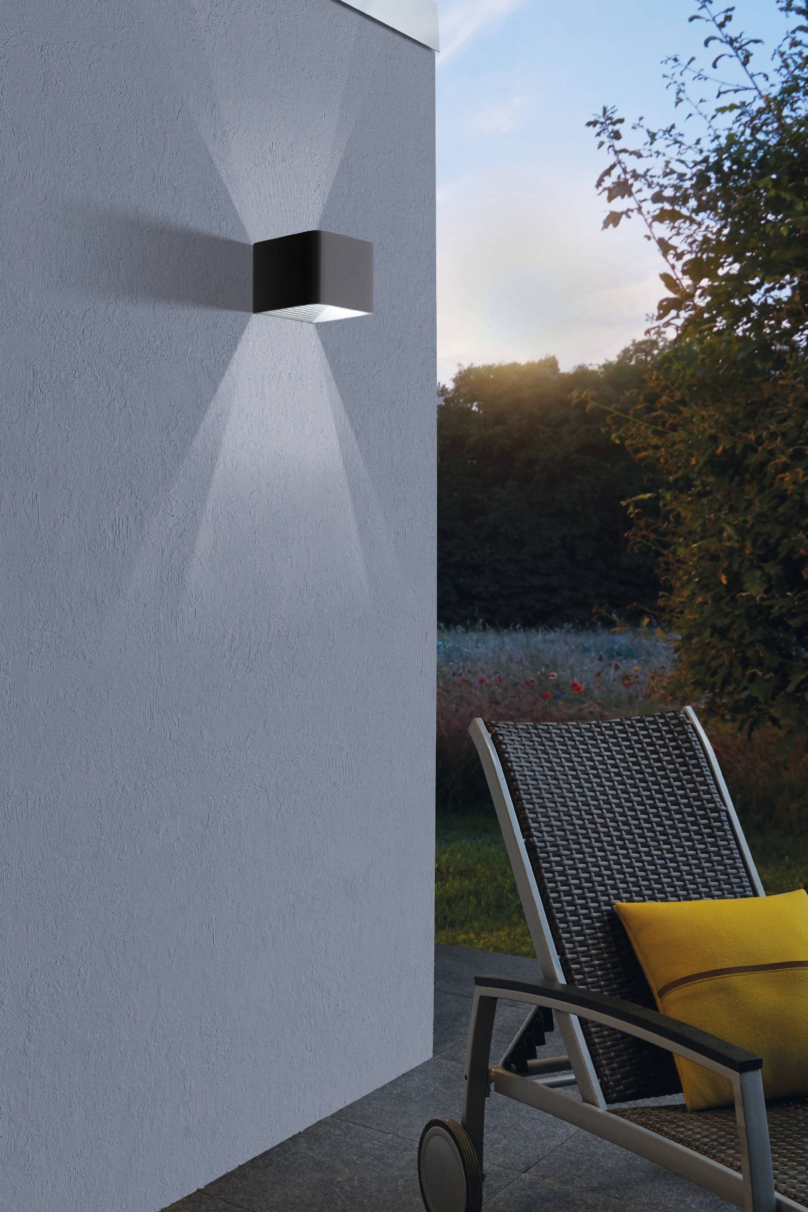 EGLO Wandleuchte »Doninni Außen-Wandlampe,  Außenlampe,  Aluminium und Kunststoff, IP44« LED-Modul 1 Stk. Warmweiß Wand-/Deckenleuchte - L13,5 x B12 x H7,5 cm - anthrazit - 6,2W inkl.