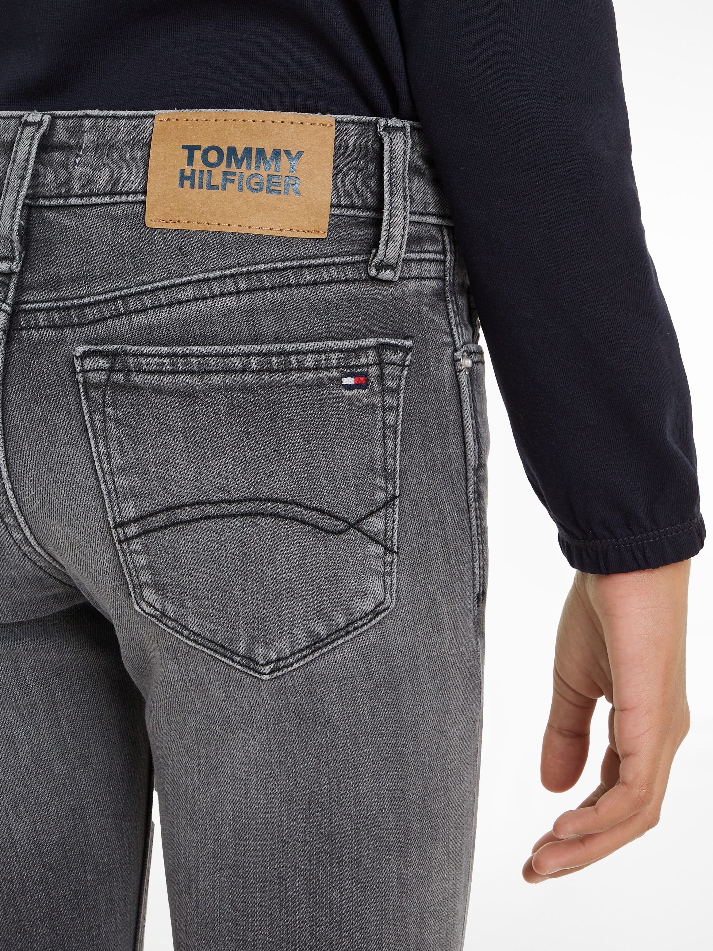 Tommy Hilfiger Skinny-fit-Jeans »NORA SKINNY MID GREY WASH DENIM«, Kinder bis 16 Jahre mit Logoprägung