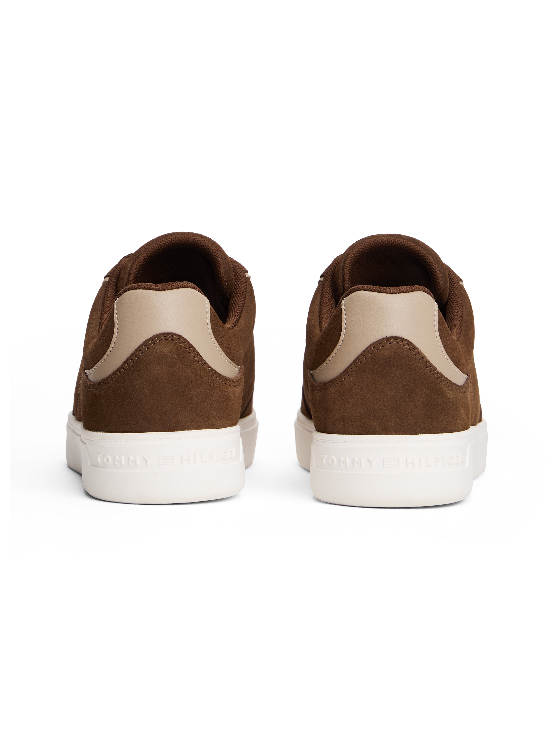 Tommy Hilfiger Plateausneaker »CASUAL SUEDE SNEAKER«, Freizeitschuh, Halbschuh, Schnürschuh mit seitlicher Logoprägung
