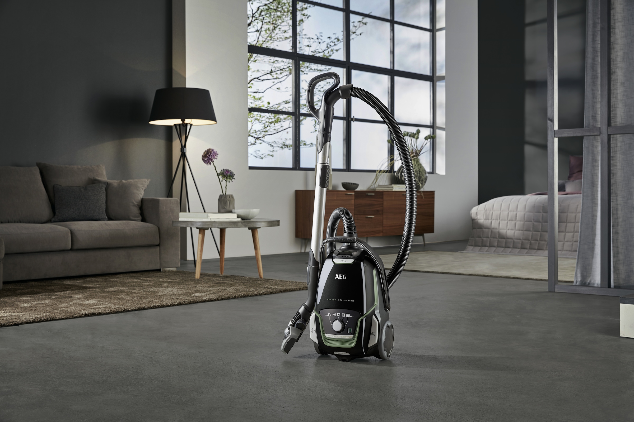 AEG Bodenstaubsauger »VX9-2-ÖKO«, 850 W, mit Beutel, Leistungsstark, inkl. Zusatzdüsen, 70 % Recyclingkunststoff, 5l Beutel