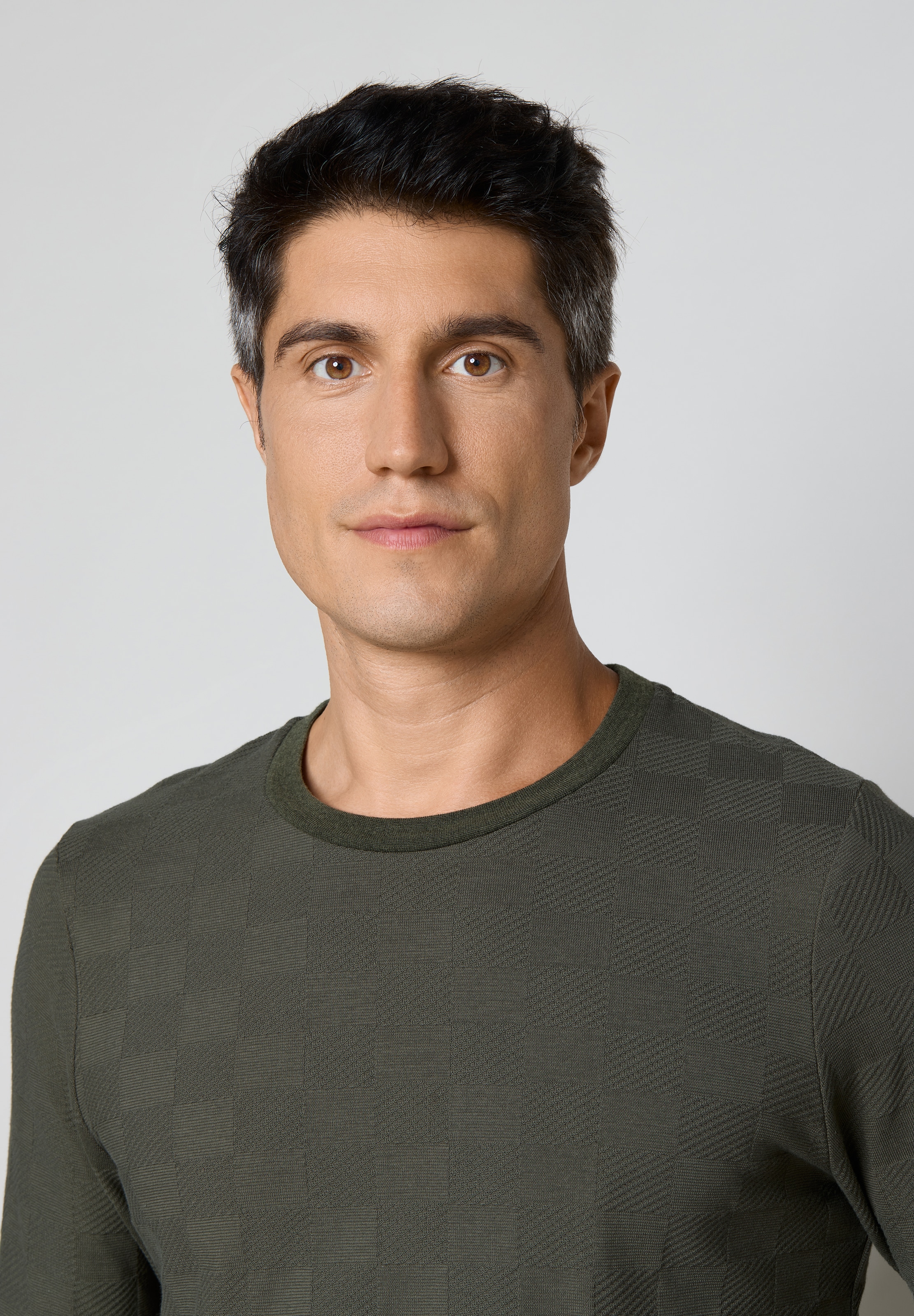 JOOP! Langarmshirt bequeme Passform, mit Langarm, für Zuhause und unterwegs, aus Jersey