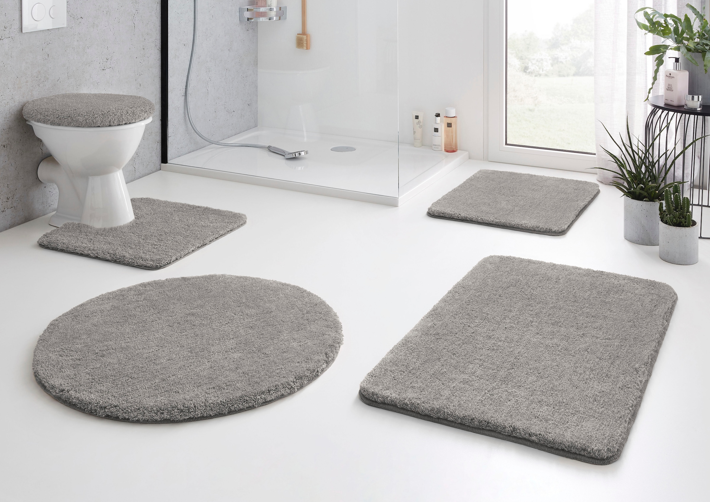 Kleine Wolke Badematte »RELAX«, rutschhemmend beschichtet, fußbodenheizungsgeeignet, Badteppich, Uni Farben, rechteckig, rund & als Set erhältlich