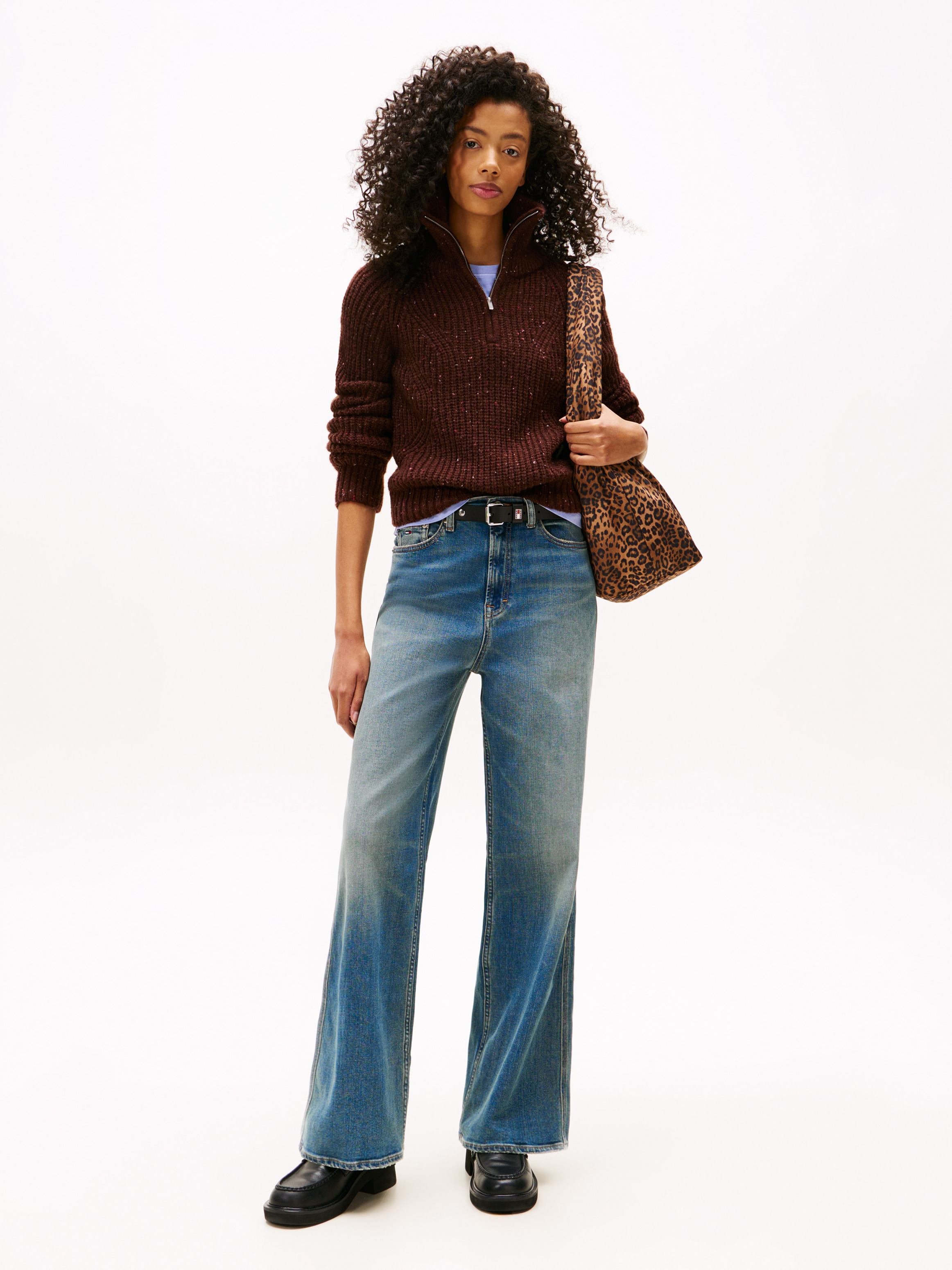 Tommy Jeans Weite Jeans »Claire High Rise«, mit Logo-Badge