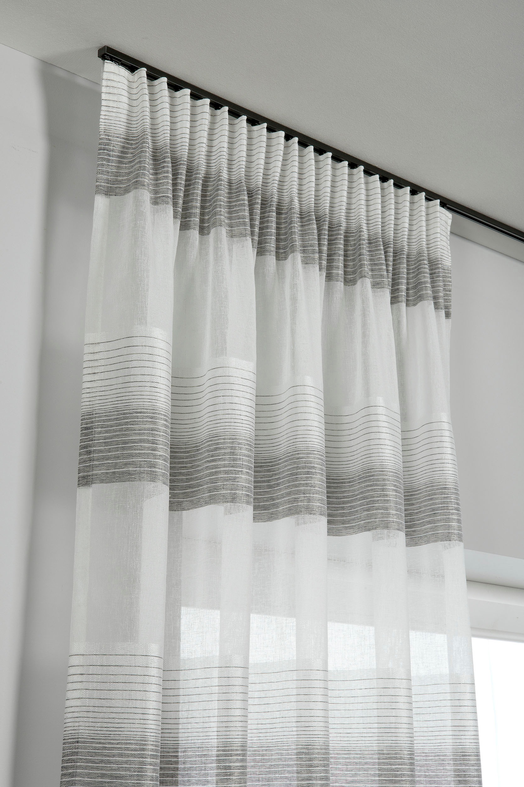 GARDINIA Vorhangschiene »Aluminium-Vorhangschienen Set 1-Lauf Lucy«, 1 läufig-läufig, mit Bohren, Deckenmontage, Aluminium, Deckenträger aus Kunststoff