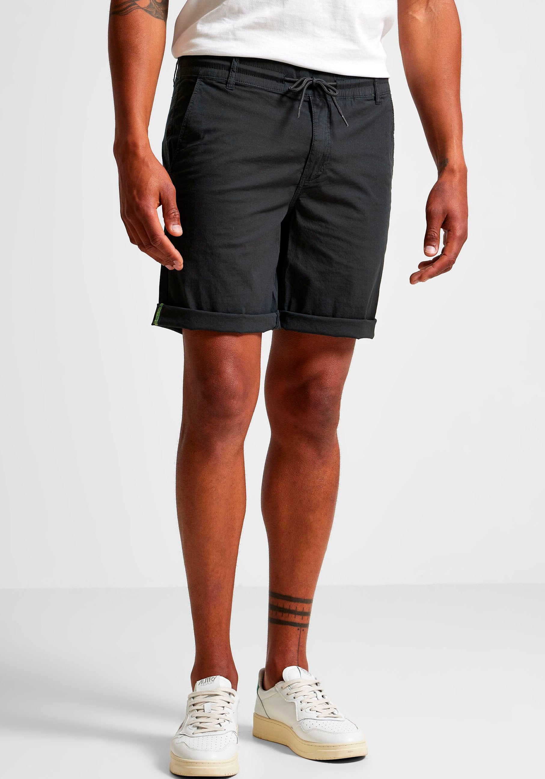 Bild von STREET ONE MEN Chinoshorts, mit einem Elastikbund