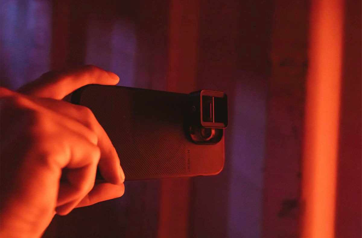 MOMENT Objektiv »1.33x Anamorphic Lens - Gold Flare - T-Series«
