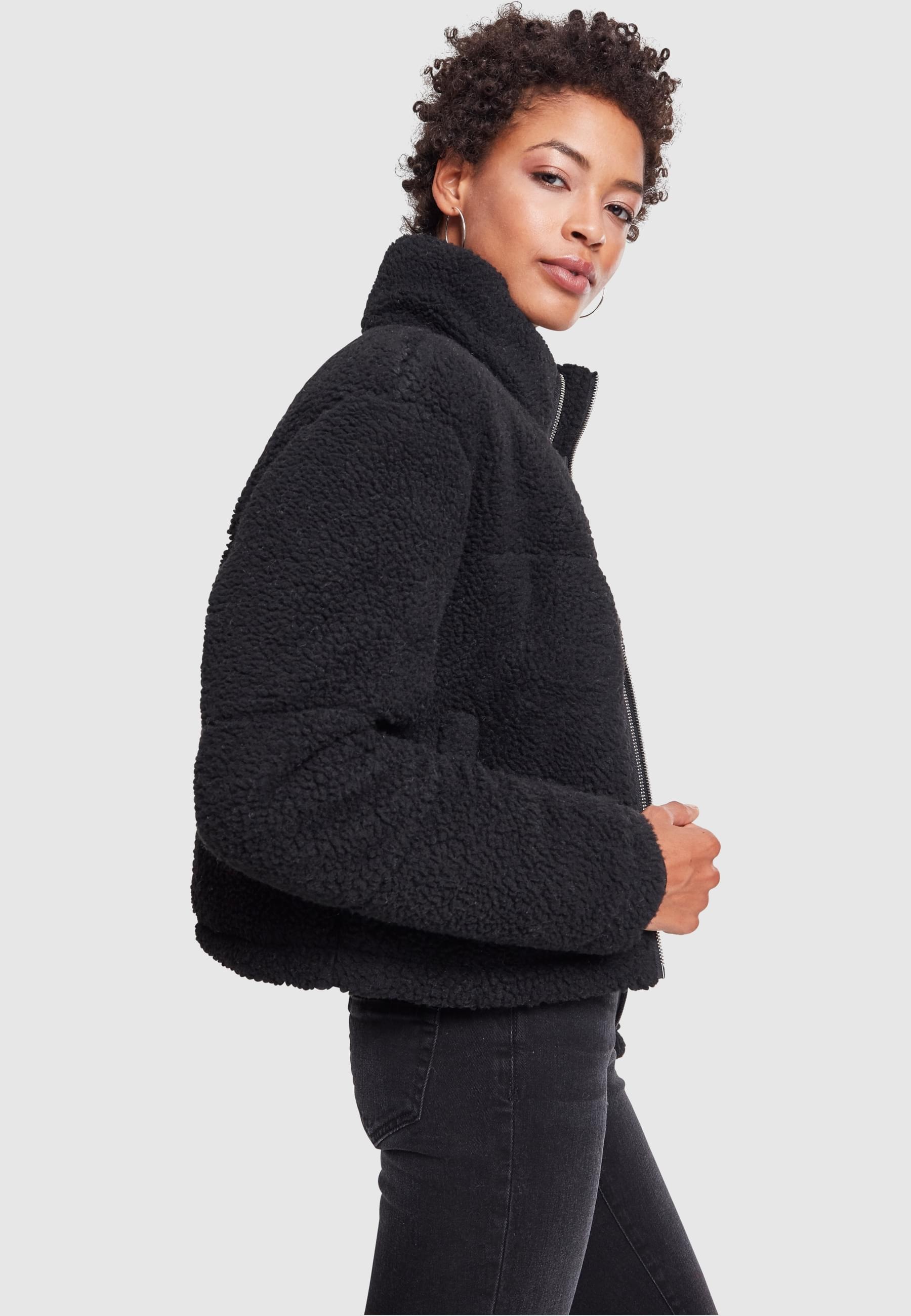 URBAN CLASSICS Winterjacke »Urban Classics Damen Ladies Boxy Sherpa Puffer Jacket« 1 Stk. tlg. ohne Kapuze