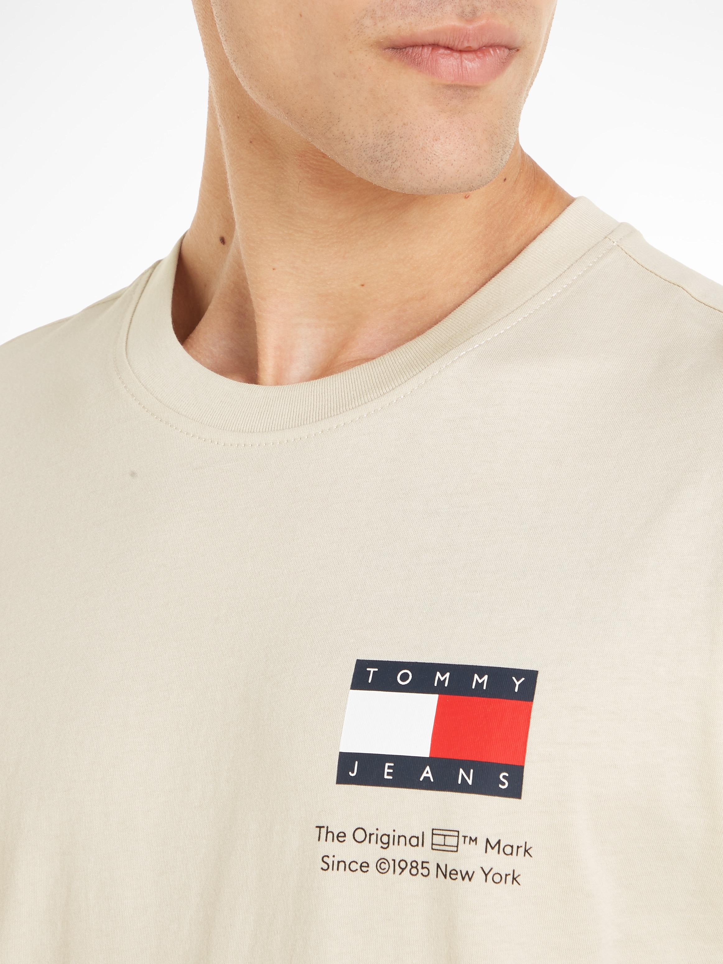 Jeans ESSENTIAL EXT«, online bei mit FLAG Rundhalsausschnitt T-Shirt »TJM TEE SLIM Tommy