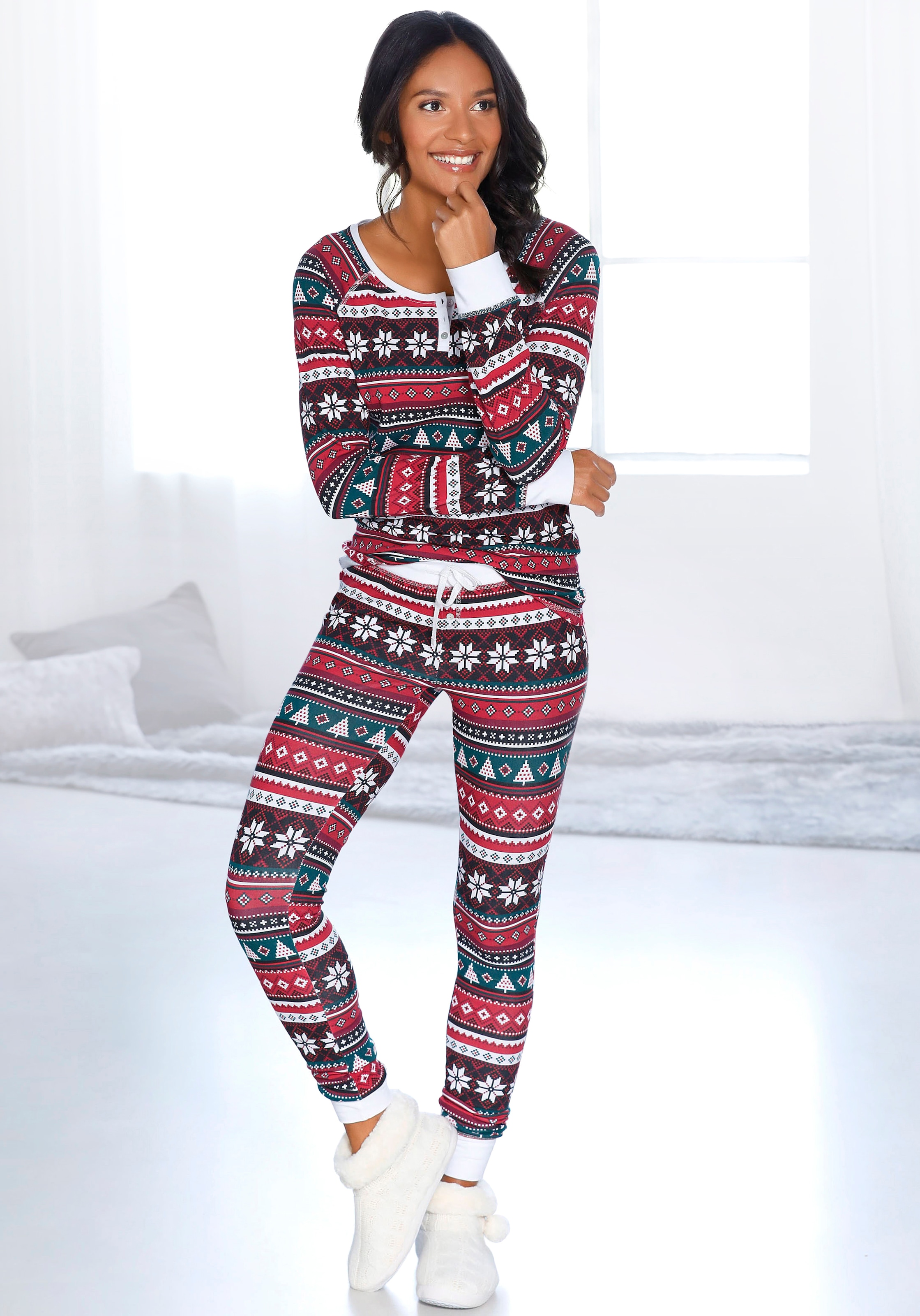 LASCANA Pyjama, mit Muster weihnachtlichem
