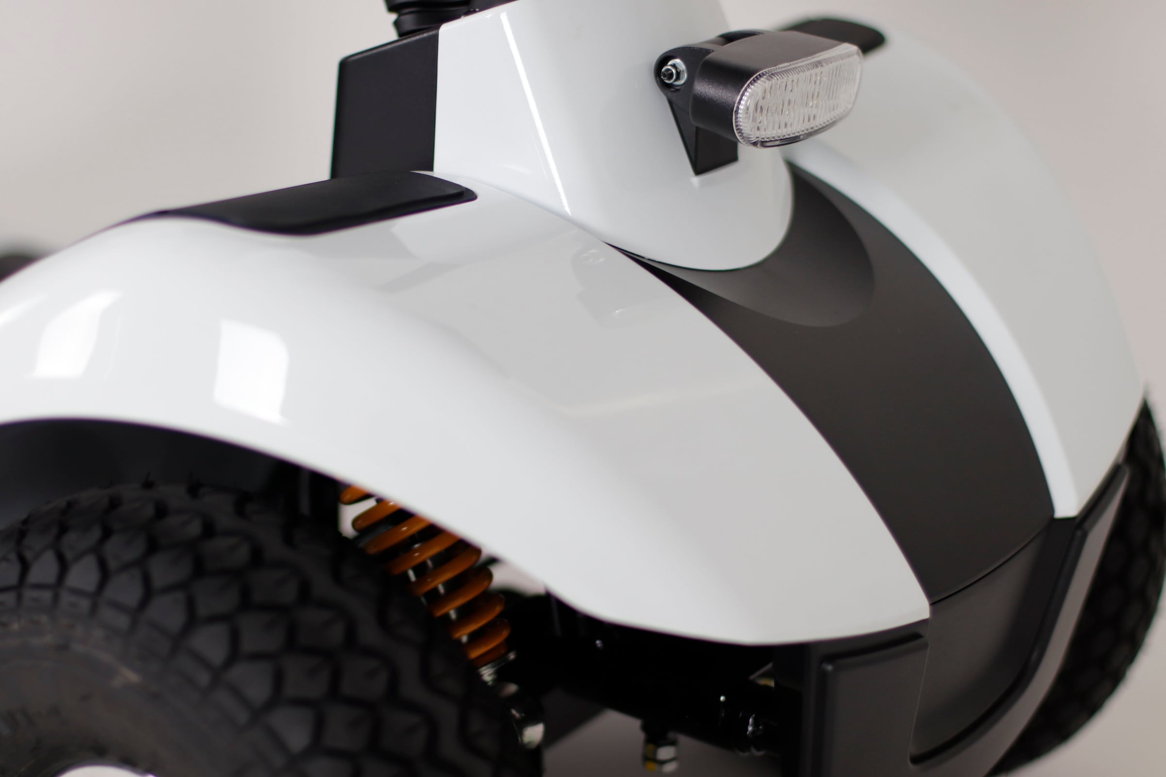 mobilis Elektromobil »M74, 2.0 Oberklasse Fahrzeug« 15 km/h LCD-Display, Deltagriff, große Bodenfreiheit, gefedert