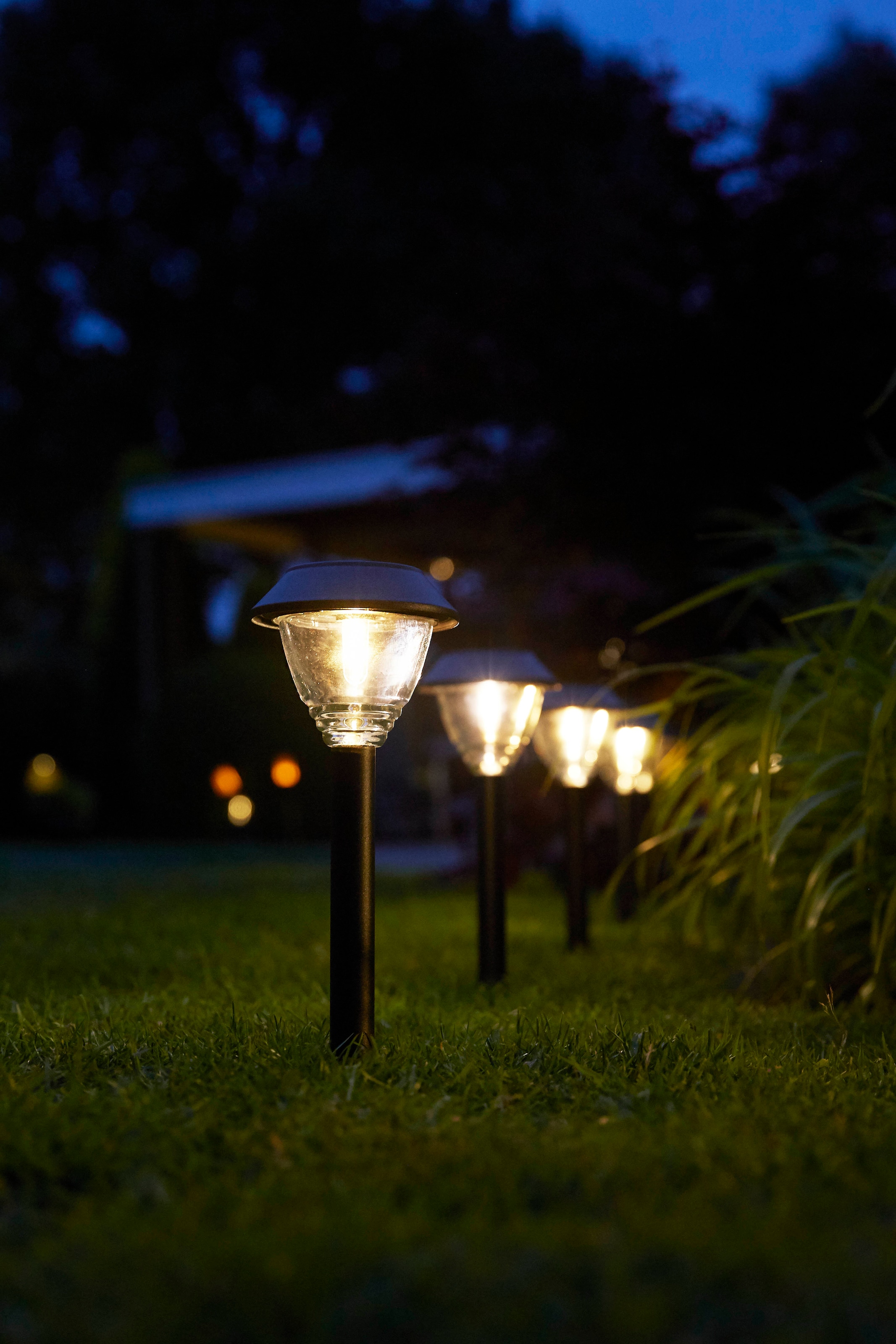 LUXFORM Gartenleuchte »Solar-Gartenlampe - Kodiak - 2 St - 5 Lumen - LED«, Leuchtmittel LED-Modul | LED fest integriert, Aus Edelstahl & Glas gefertigt