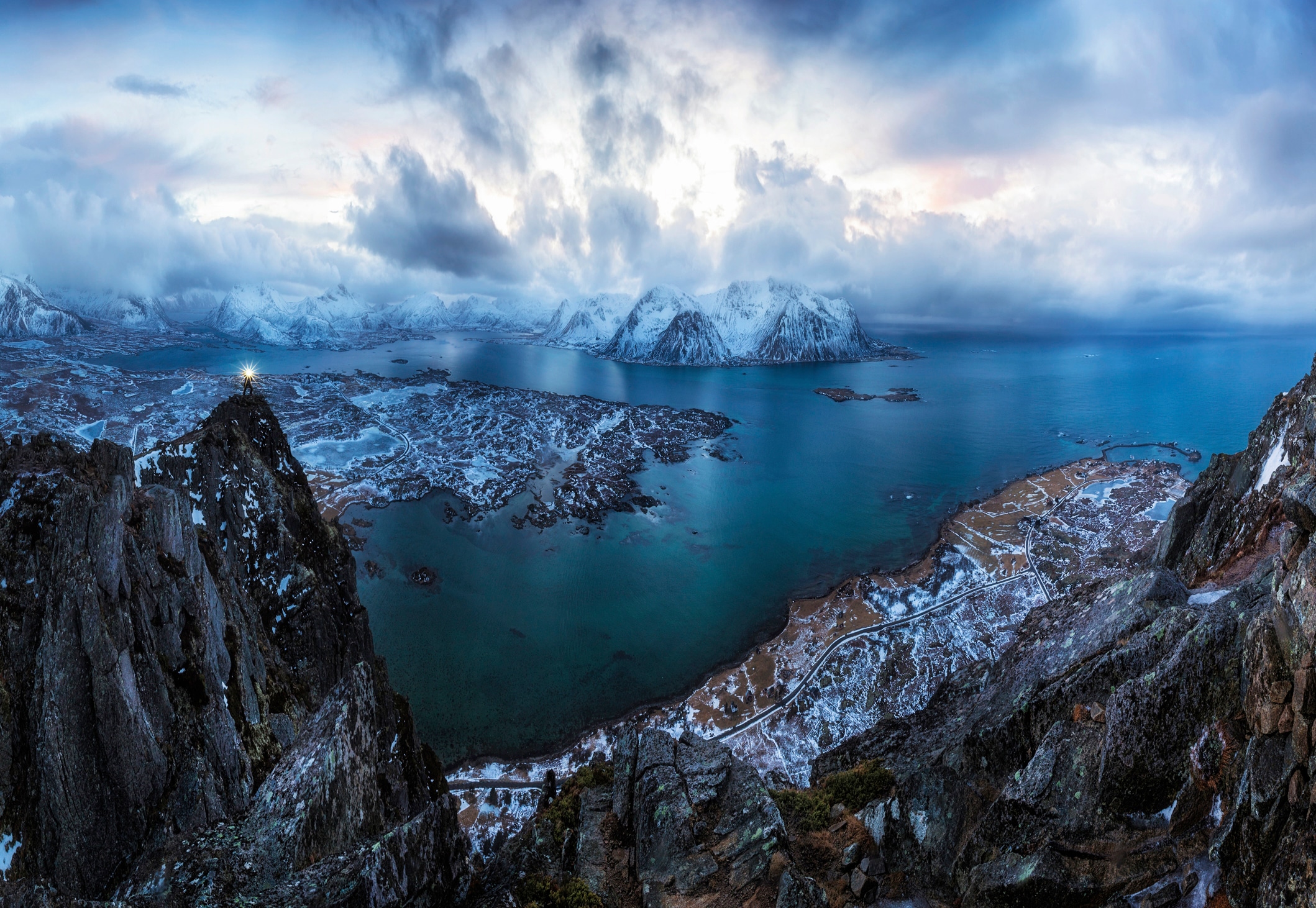 Papermoon Fototapete »Photo-Art DR NICHOLAS ROEMMELT, IM HIMMEL AUF HAZVEN« günstig online kaufen