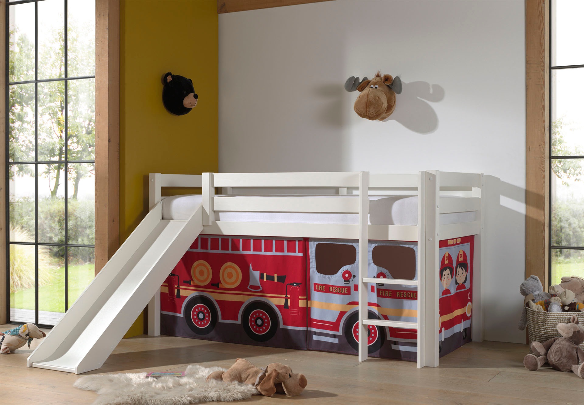Vipack Spielbett »Vipack Pino«, (Made in Europe), Hochbett mit Textil-Set, inkl. Rolllattenrost, Leiter und Rutsche