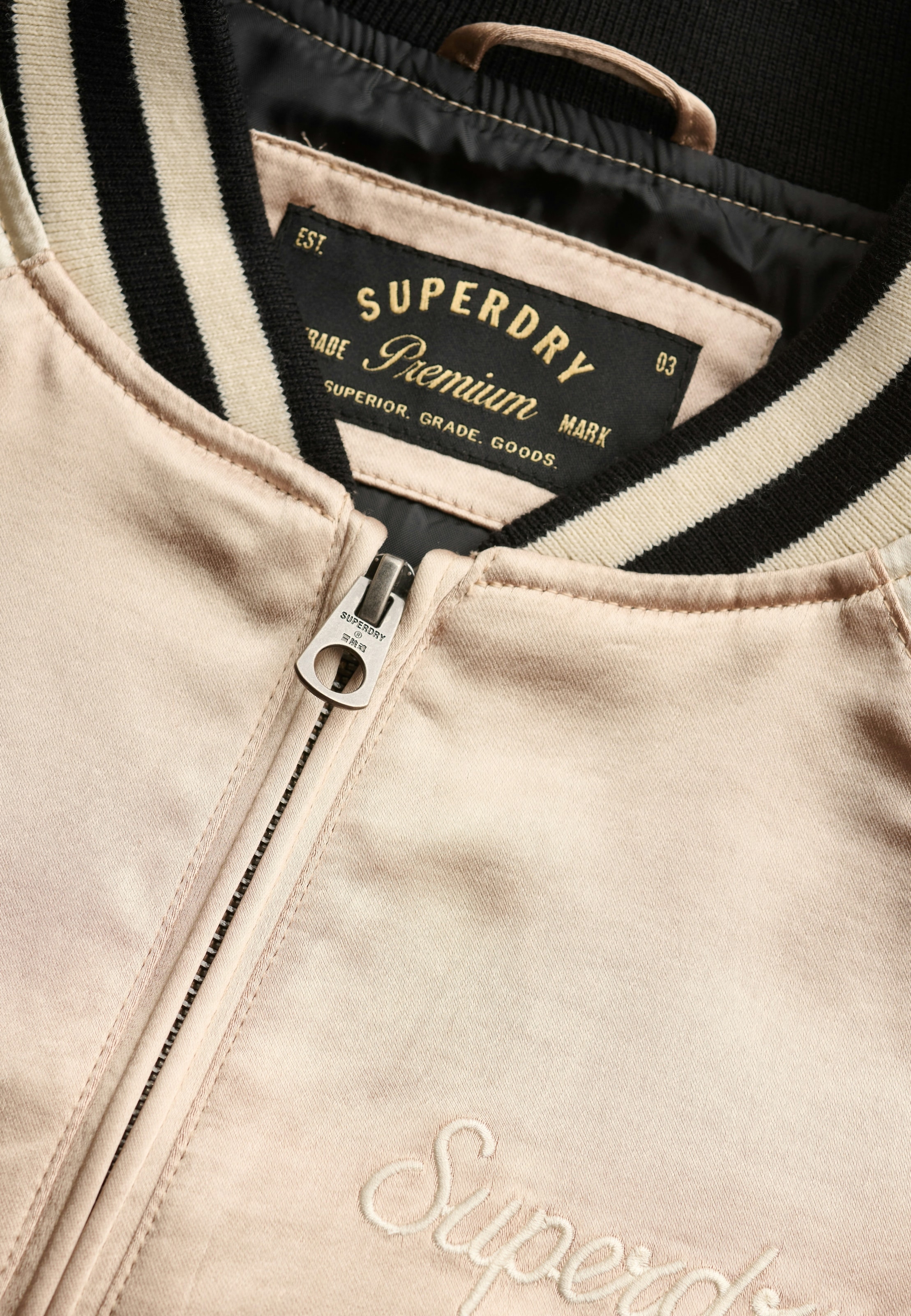 Superdry Parka »SUIKAJAN EMBROIDERED BOMBER« Slim Fit, mit Reißverschluss, aus Polyester und Kunstfaser
