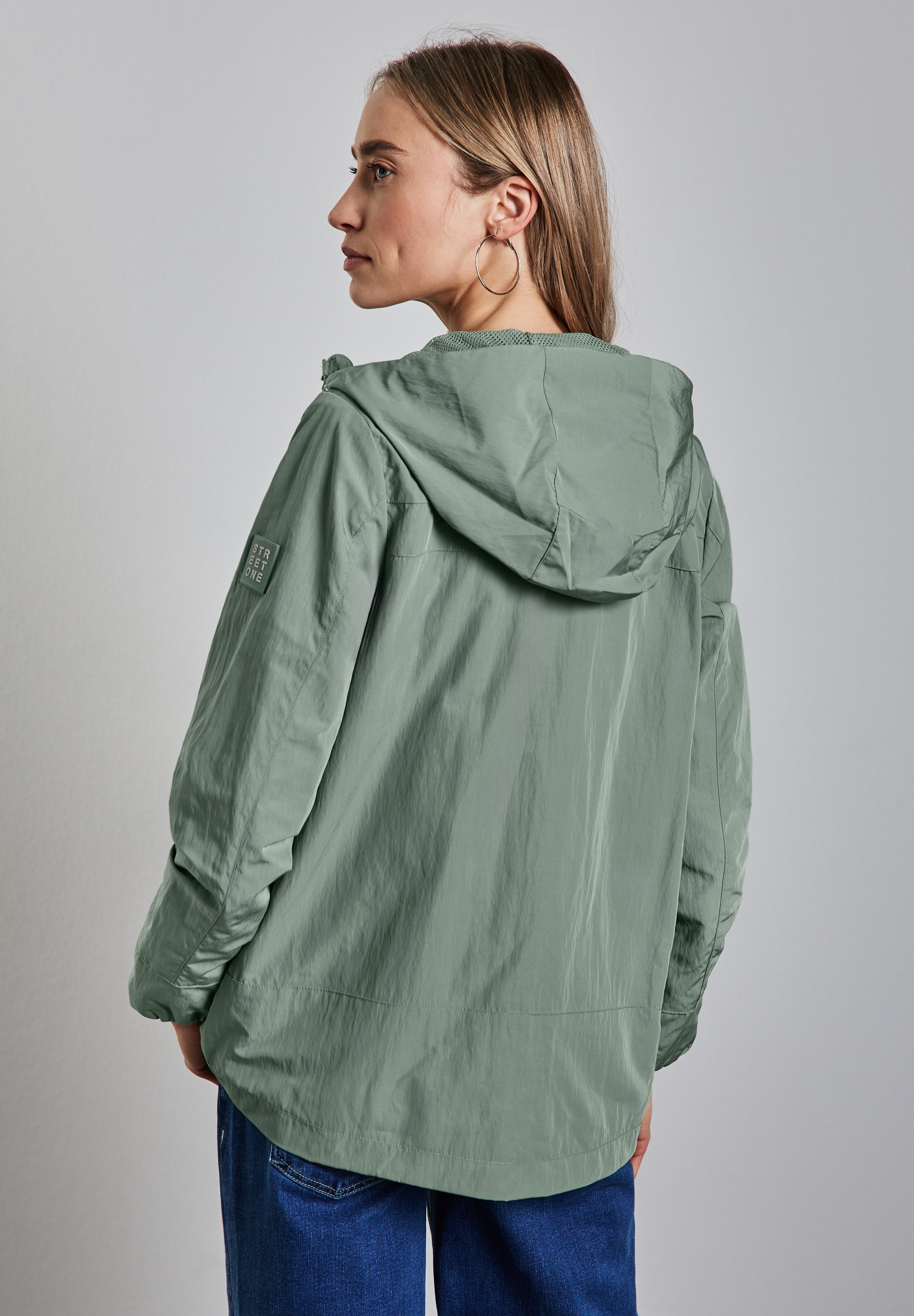 STREET ONE Windbreaker, mit Kapuze, mit Logo Stickerei