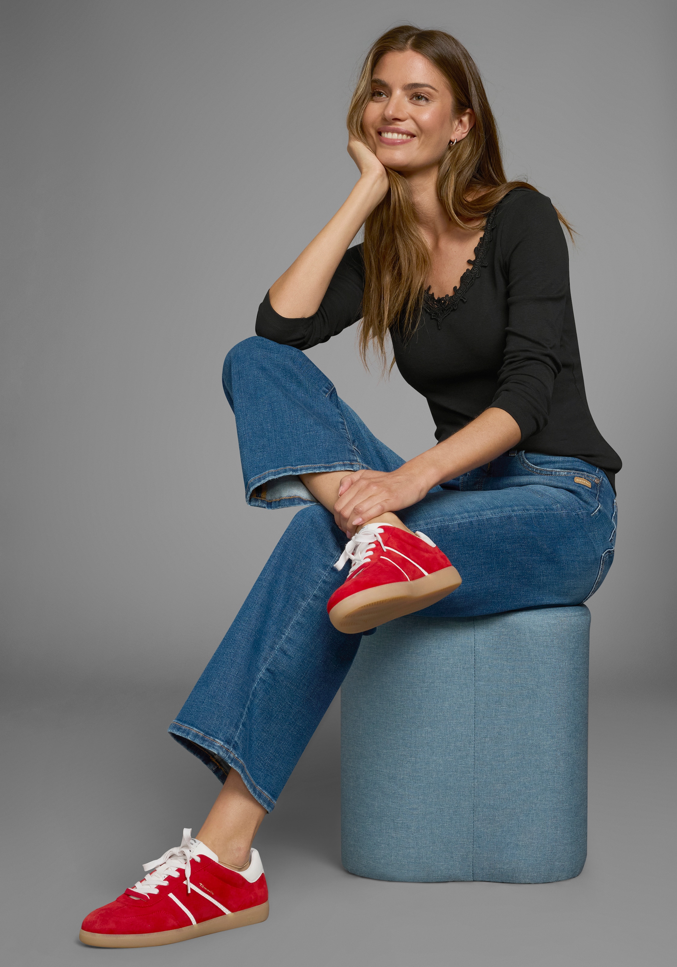 AJC Langarmshirt Langarm,  figurbetont,  mit zauberhafter Spitze