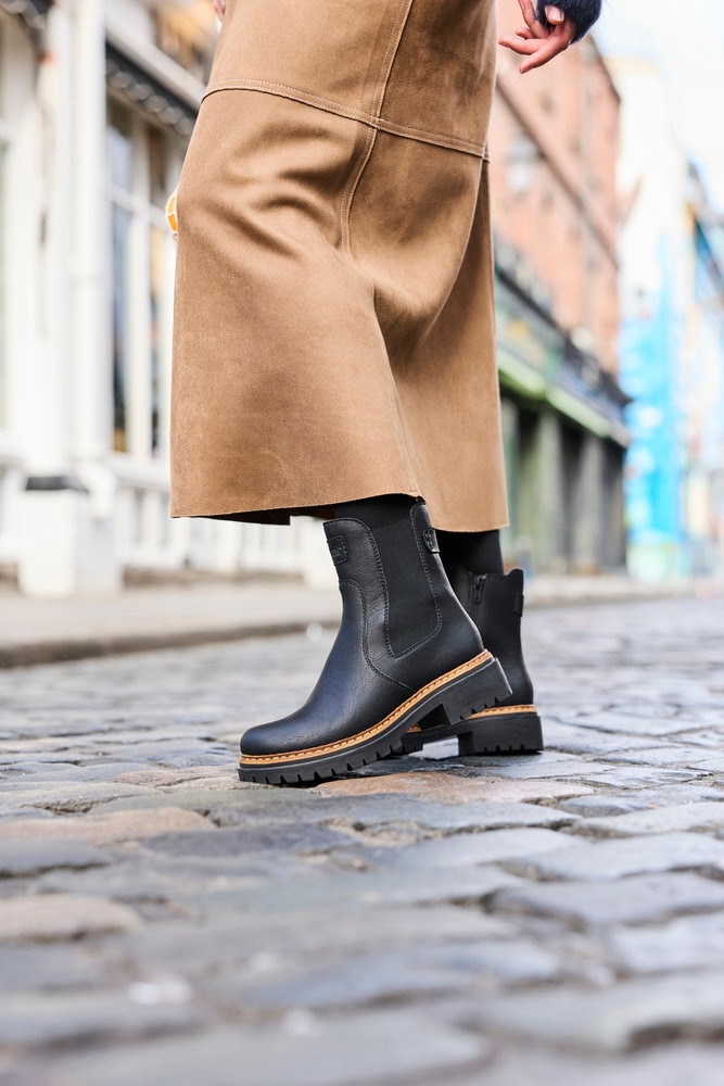 Rieker Chelseaboots  Stiefelette, Boots, markanter Laufsohle, Stretch außen, schmale Form