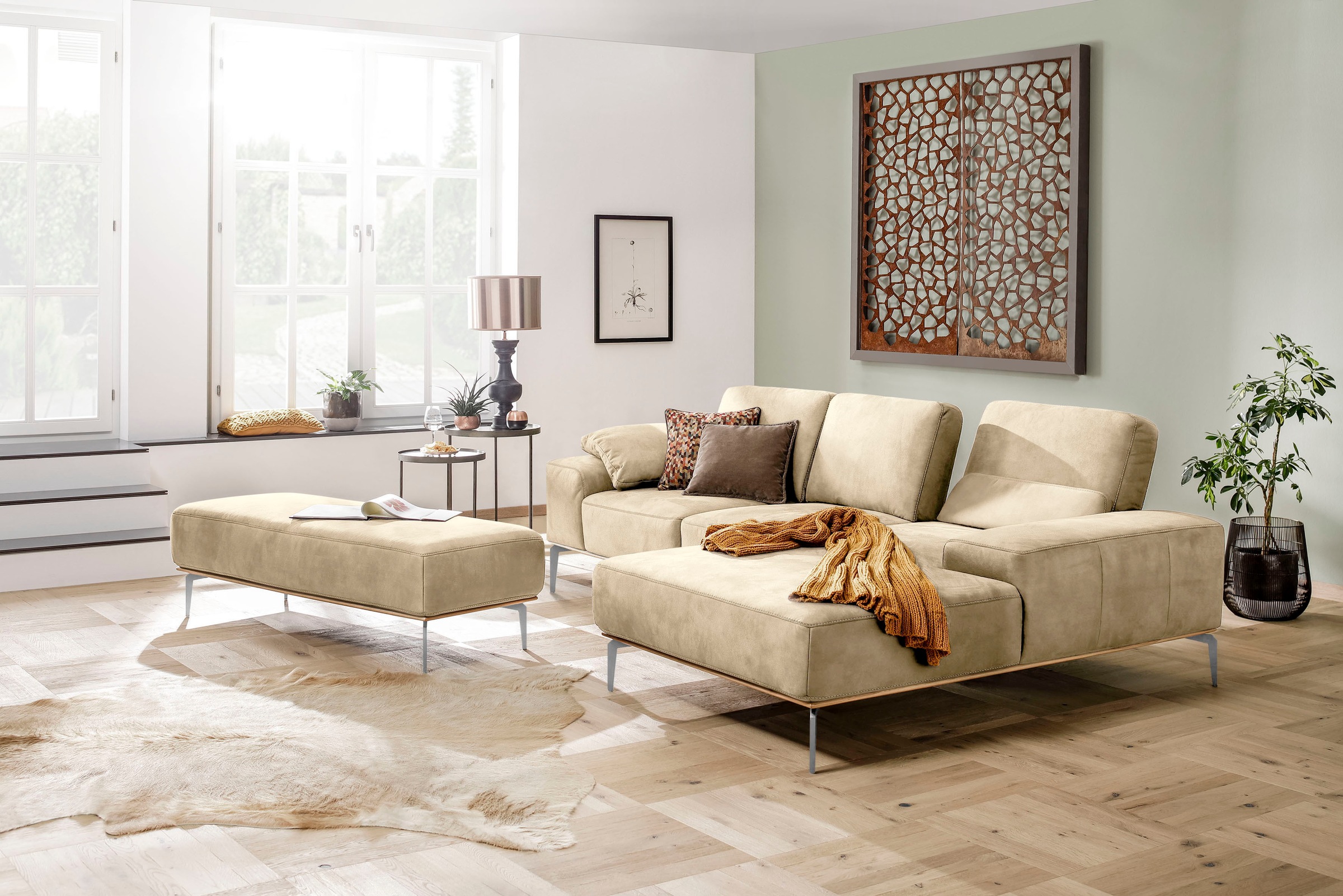 W.SCHILLIG Ecksofa »run, Designsofa mit tollem Sitzkomfort, L-Form«, mit elegantem Holzsockel, Füße in Chrom glänzend, Breite 279 cm