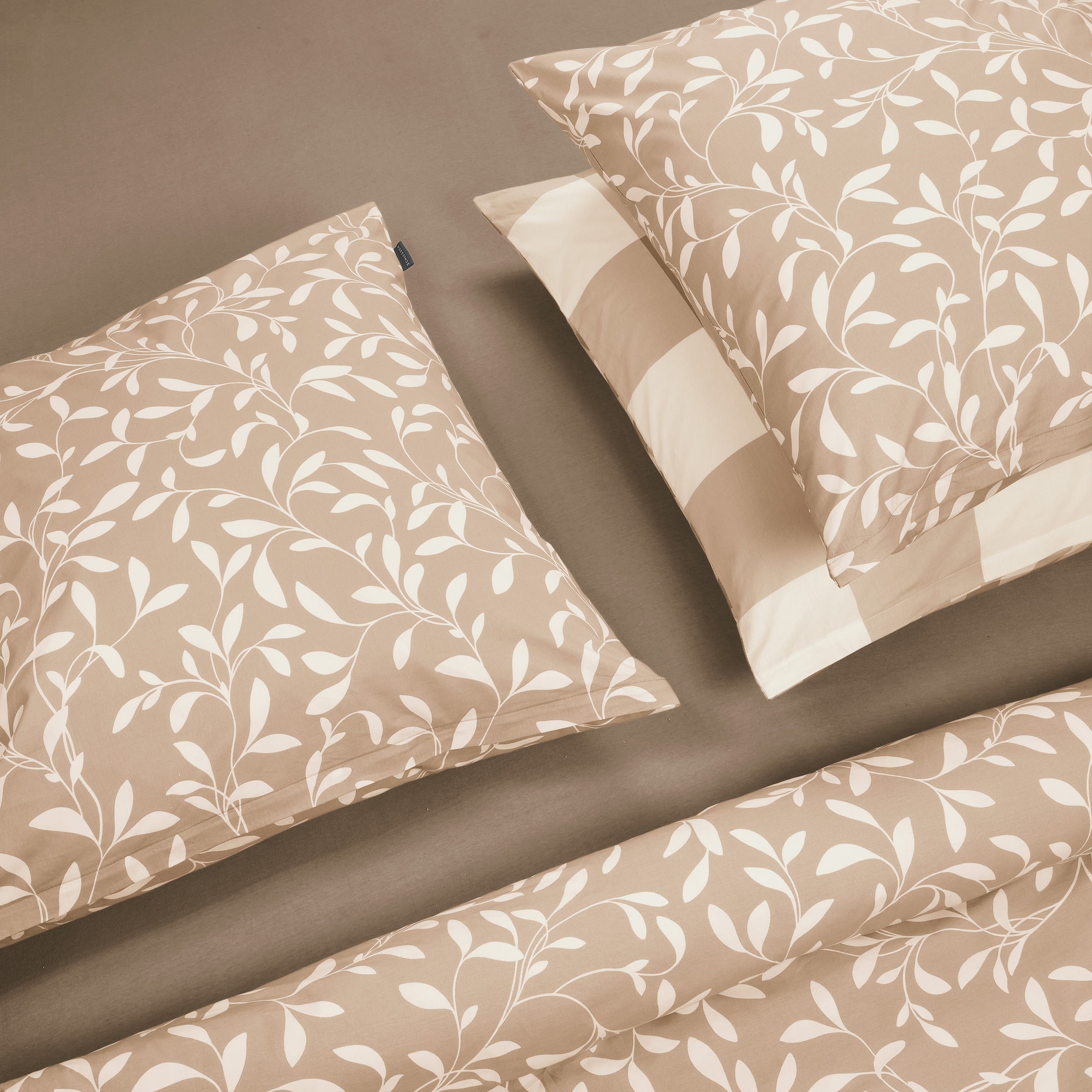 Schiesser Bettwäsche »Liliebeth aus weicher Baumwolle mit elegantem Blattmuster«, Made in Green