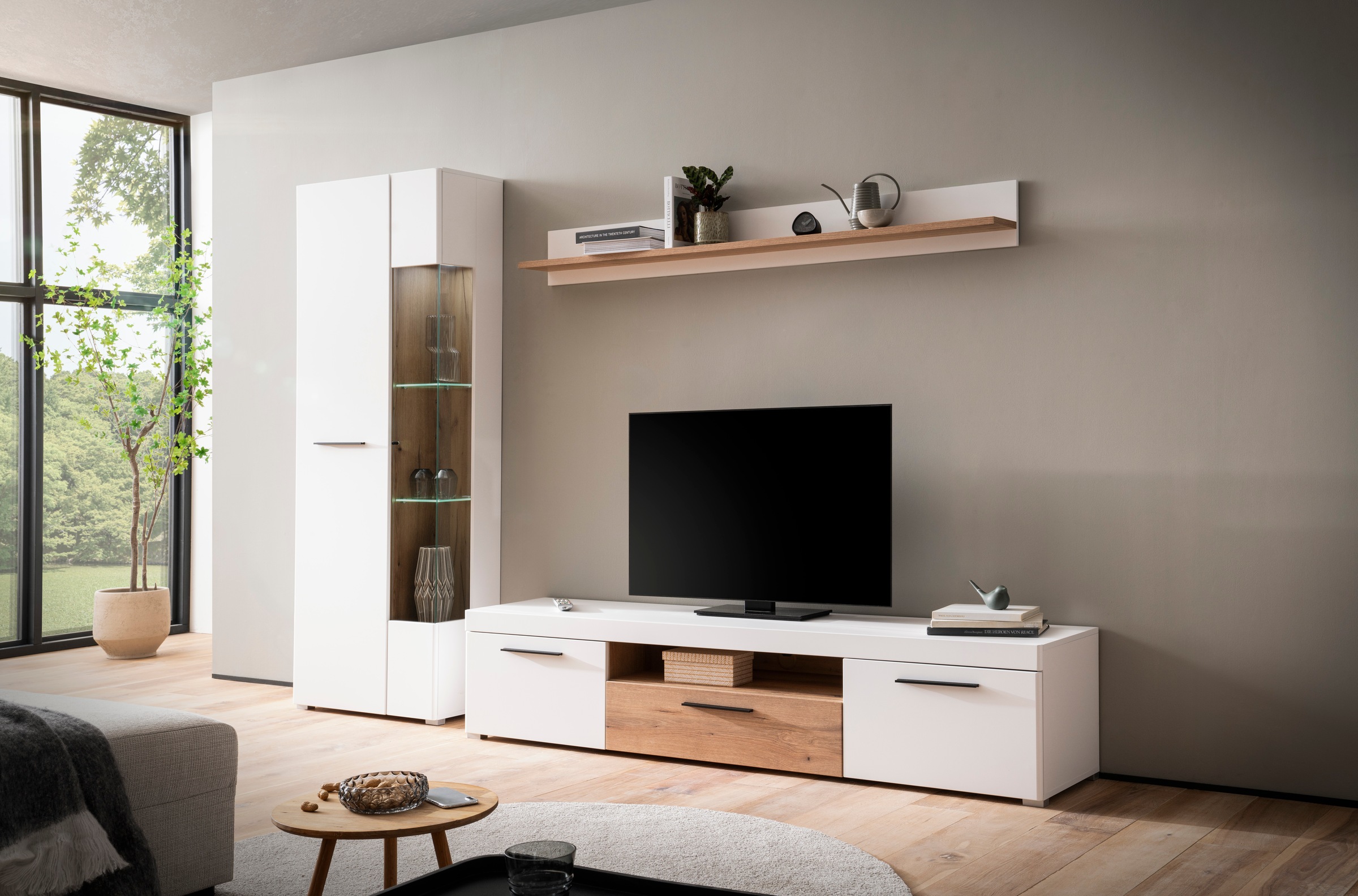 INOSIGN Lowboard »Salerno, moderner Unterschrank, Kommode in Weiß mit Eiche Evoke Dekor«, Metallgriffe, ausreichend Stauraum, vielseitig einsetzbar, 205cm breit