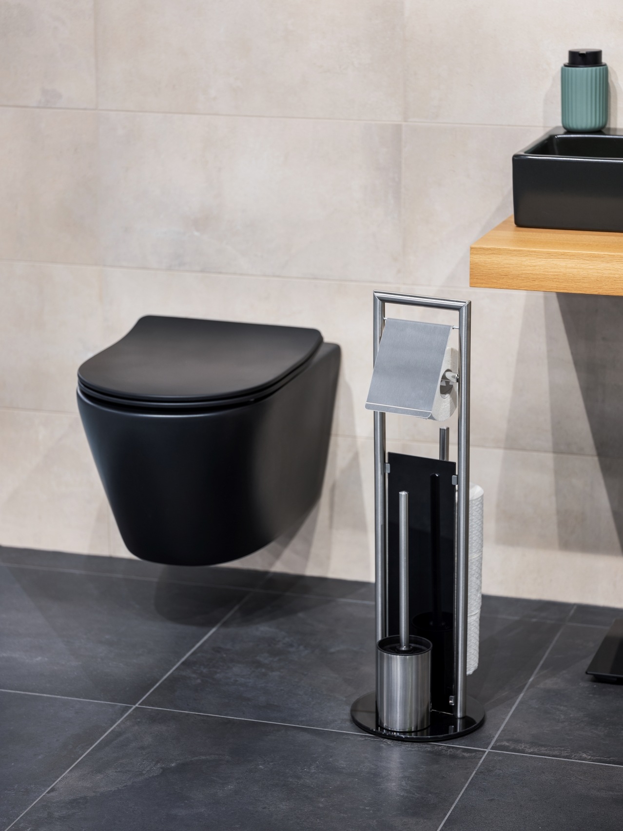 WENKO WC-Garnitur »Ravina« aus Edelstahl | Sicherheitsglas Stand WC-Garnitur, Toilettenpapierhalter, Rollenhalter & WC-Bürste