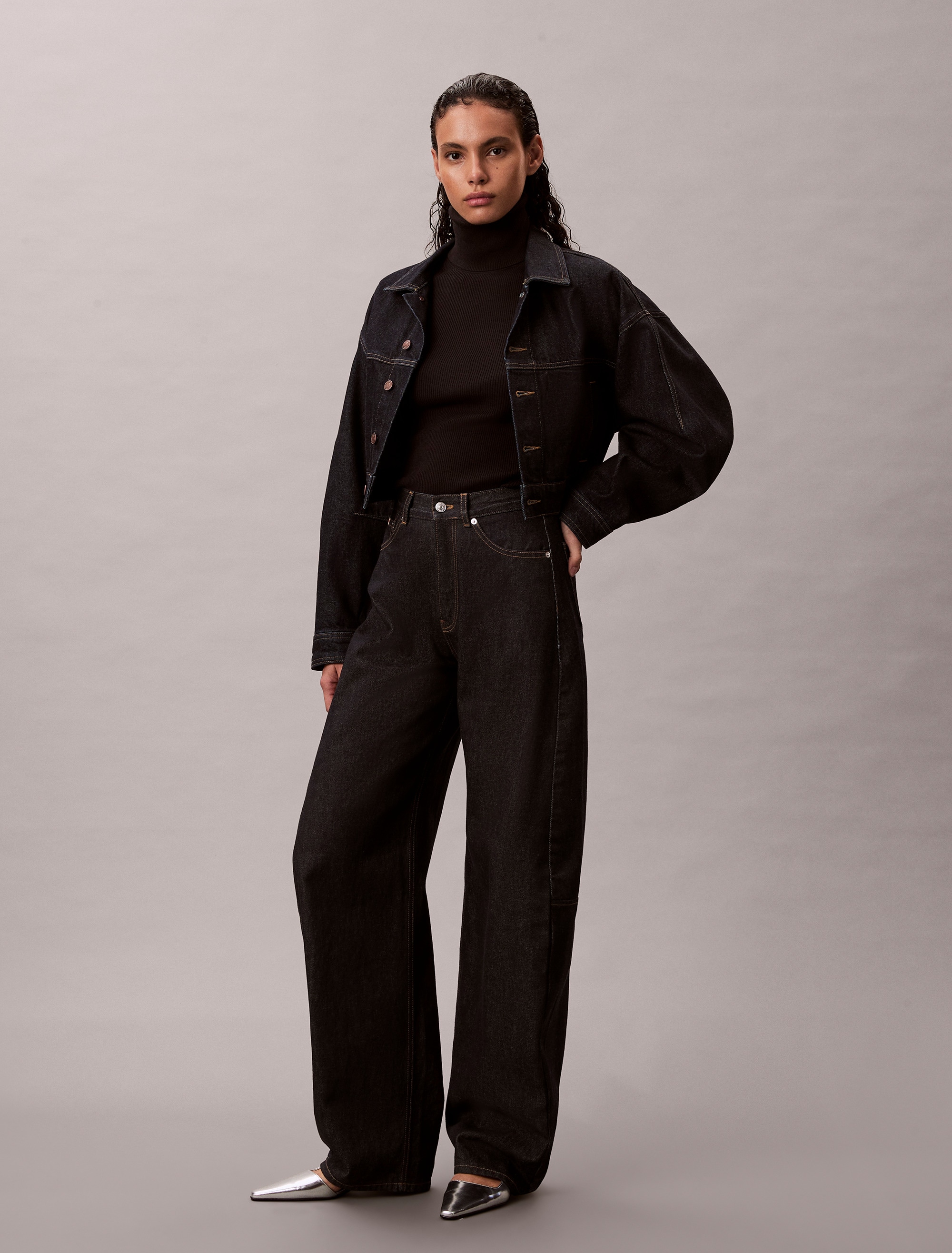 Calvin Klein Jeans Rollkragenpullover, Rippstrick, figurbetonte Passform, Markenlabel