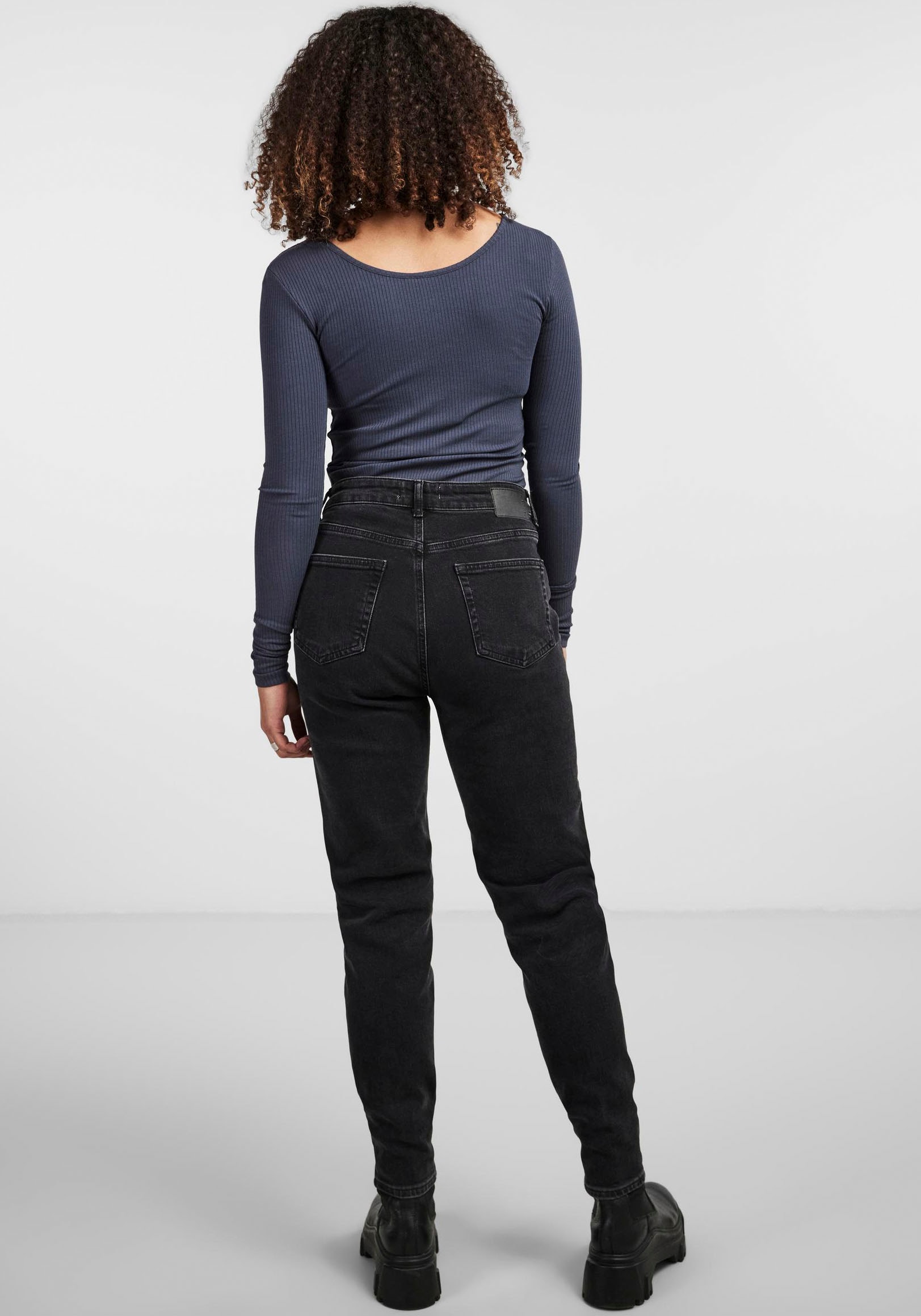 pieces Langarmshirt »PCKITTE LS TOP NOOS BC« Baumwollmischung, slim fit