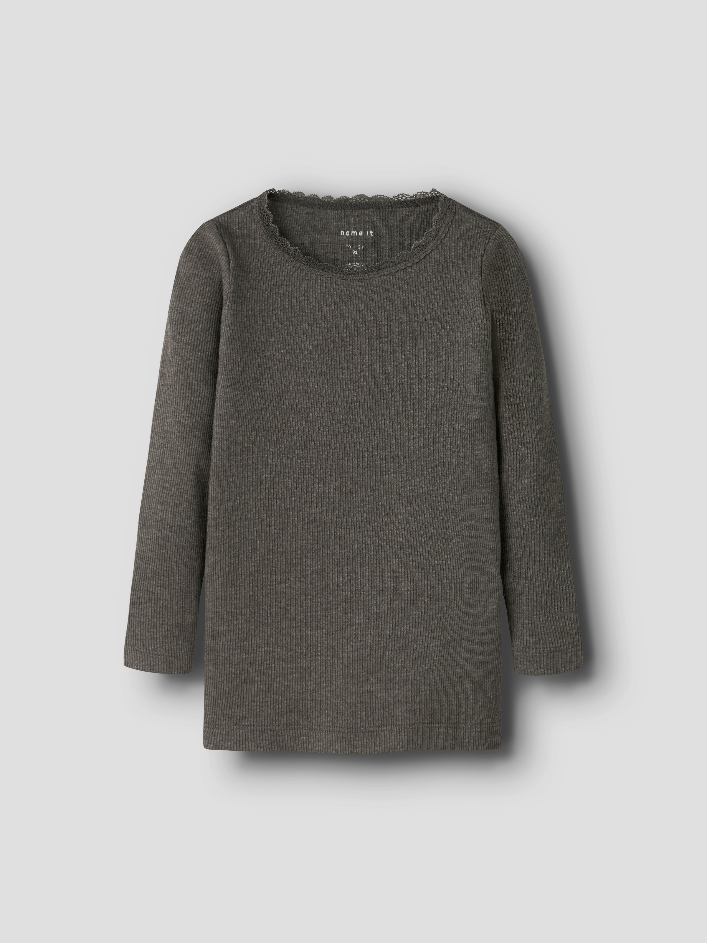 Name It Langarmshirt »NMFKAB LS TOP NOOS«, in Feinripp und mit süßer Spitzenkante am Ausschnitt