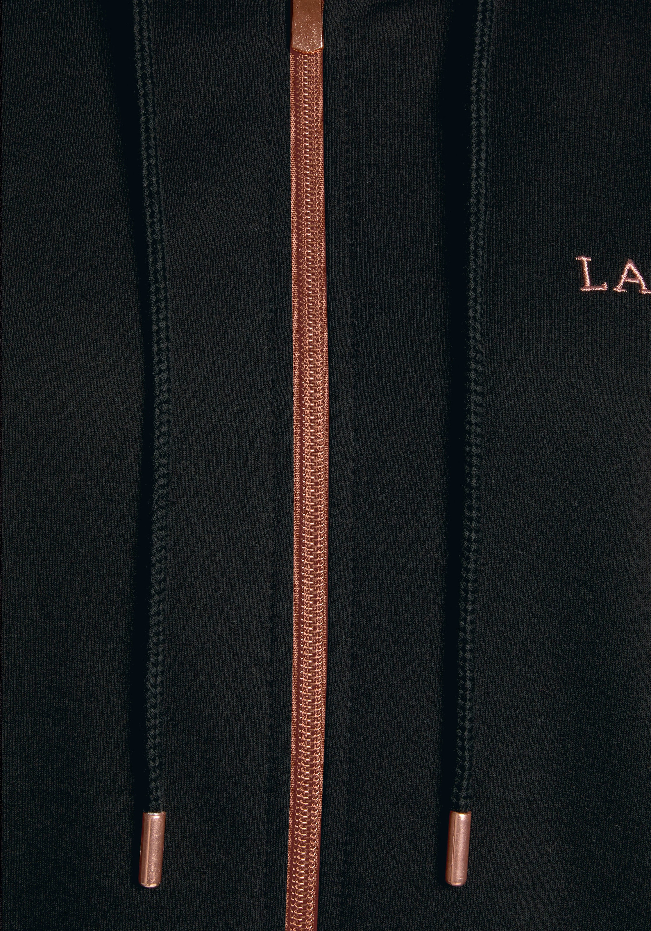 LASCANA Kapuzensweatjacke, mit kupferfarbenen Reißverschluss und Logostickerei, Loungewear