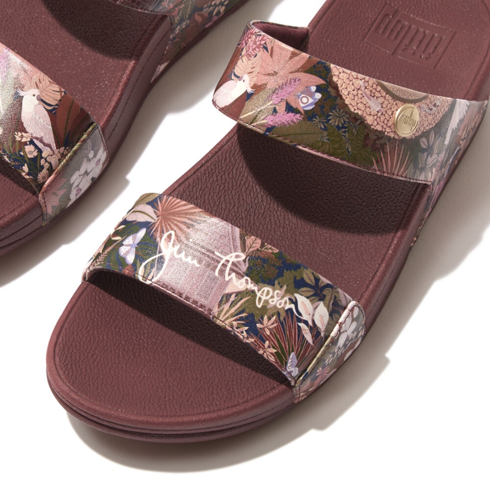 Fitflop Pantolette »LULU X JIM THOMPSON«, Keilabsatz, Sommerschuh, Schlappen mit zwei Bandagen