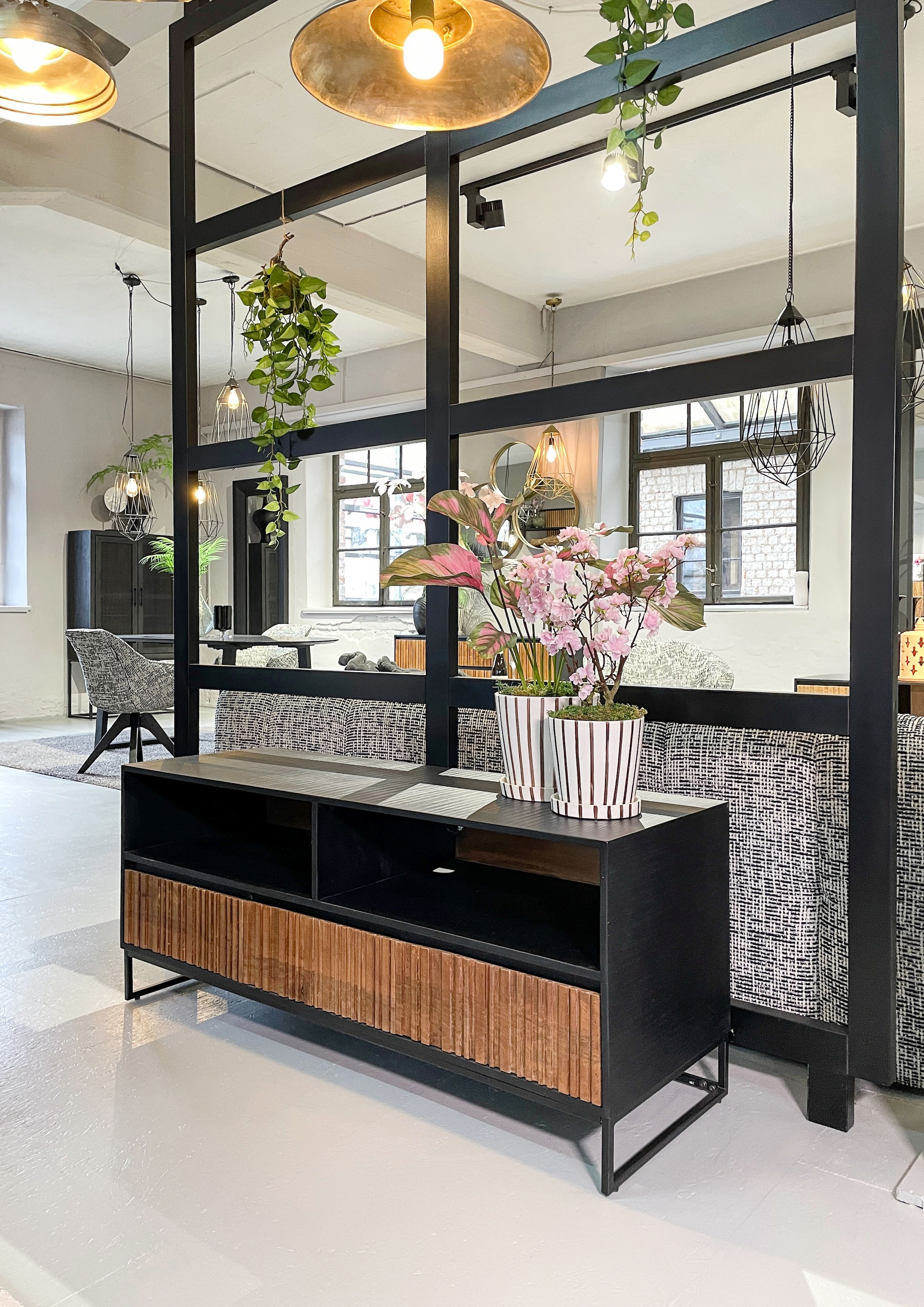 Gutmann Factory Lowboard