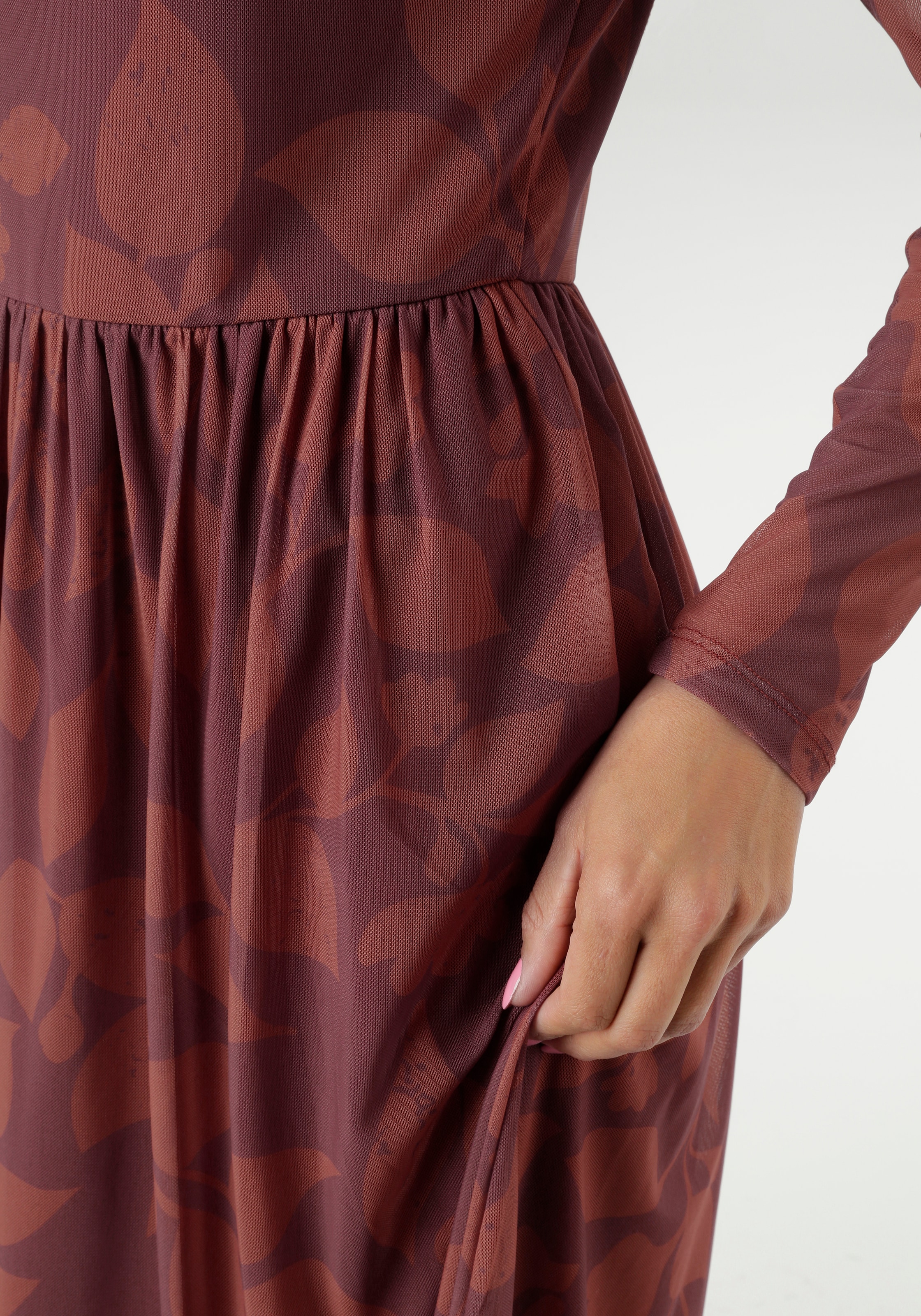Aniston SELECTED Midikleid, mit floralem Blättermuster in warmen Brauntönen - NEUE KOLLEKTION