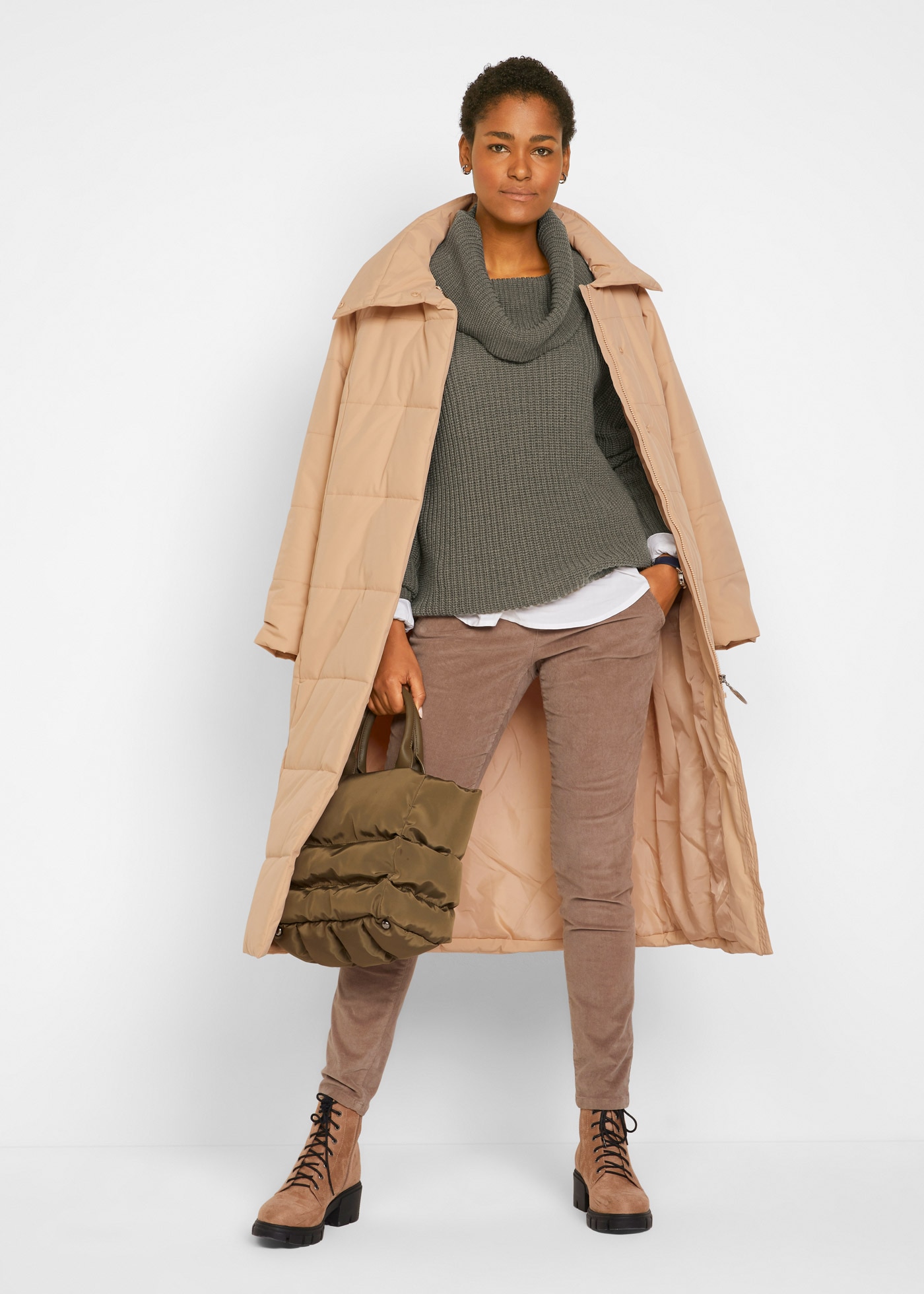 bonprix Strickpullover in Grobstrickoptik und mit weitem Rollkragen