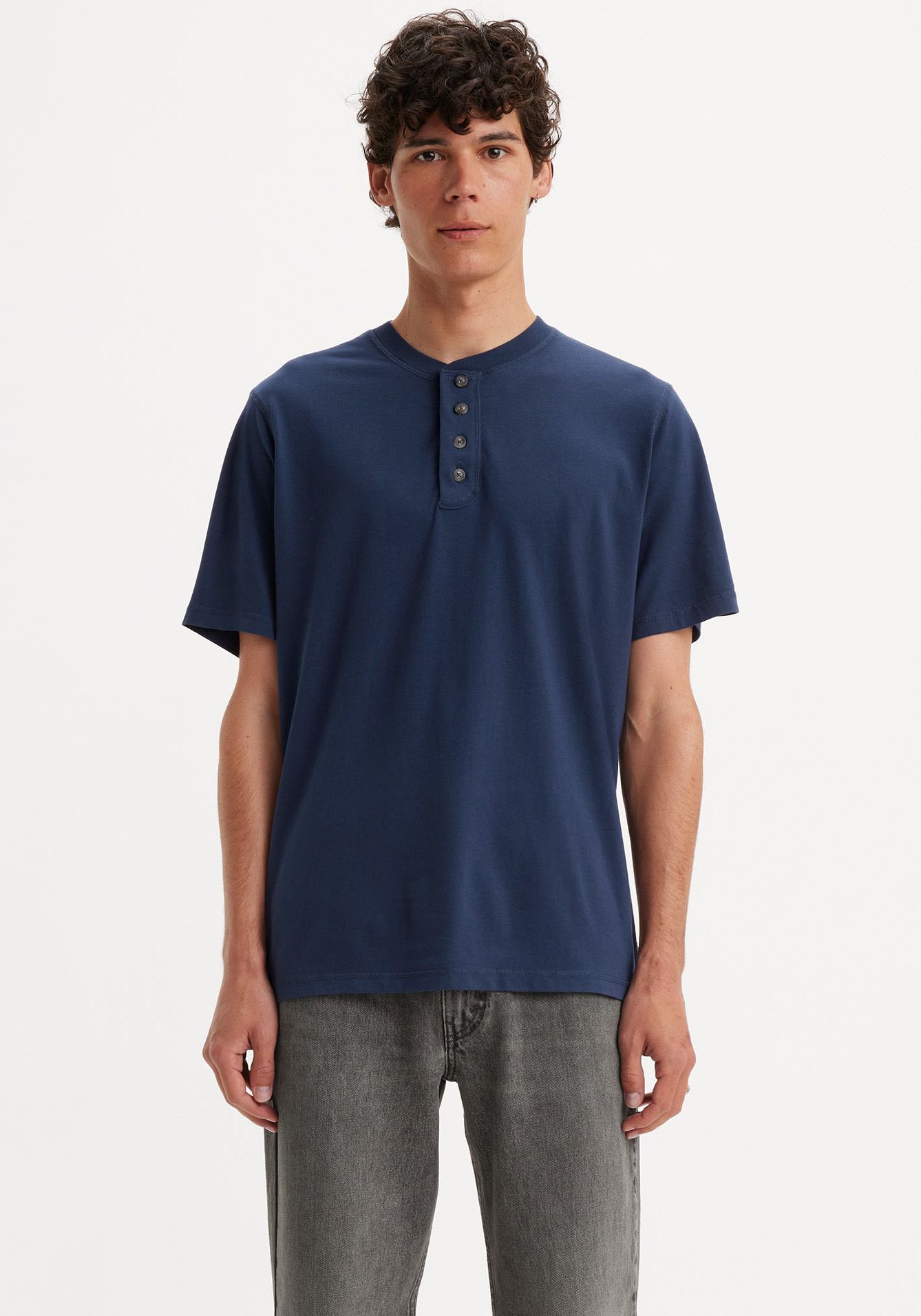 Levi's® Rundhalsshirt »SS 4 BUTTON HENLEY«, mit Knopfleiste