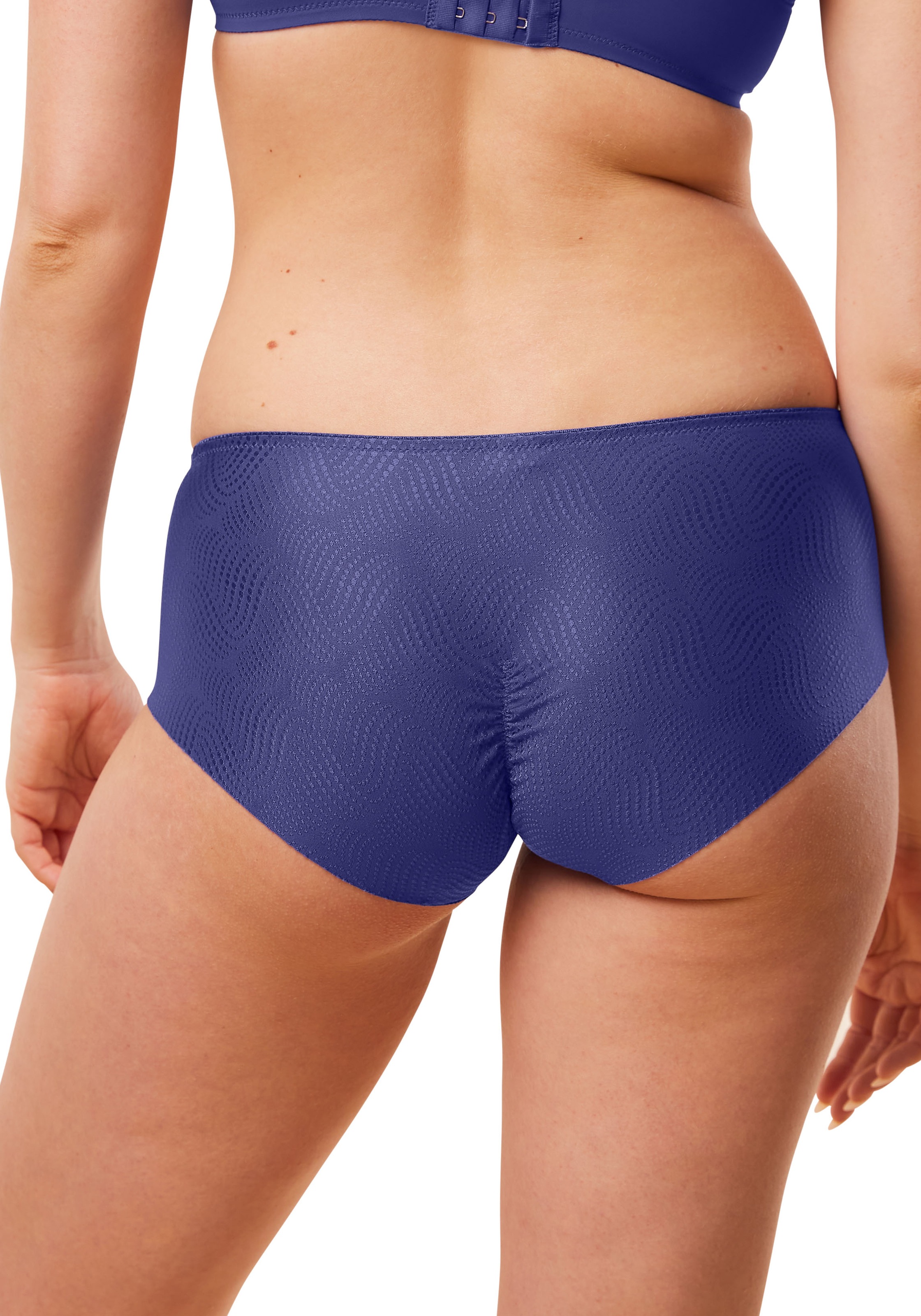Triumph Hipster »Essential Minimizer T«, (1hochwertigem Steh), schimmerndes Jacquardmuster, elastisch, weich, blickdicht