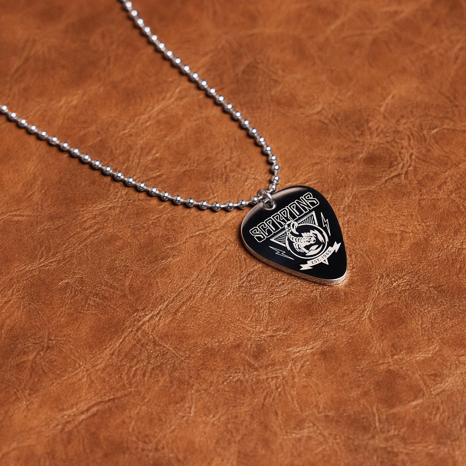 Amor Kette mit Anhänger »Scorpions by Amor, Plektrum«