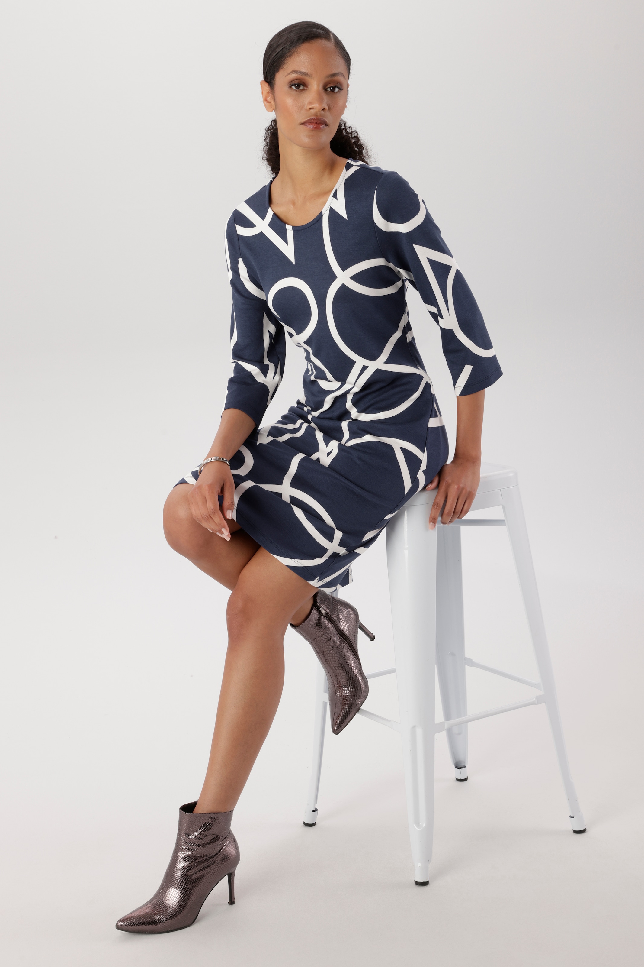 Aniston SELECTED Jerseykleid mit stilvollem Allover-Muster