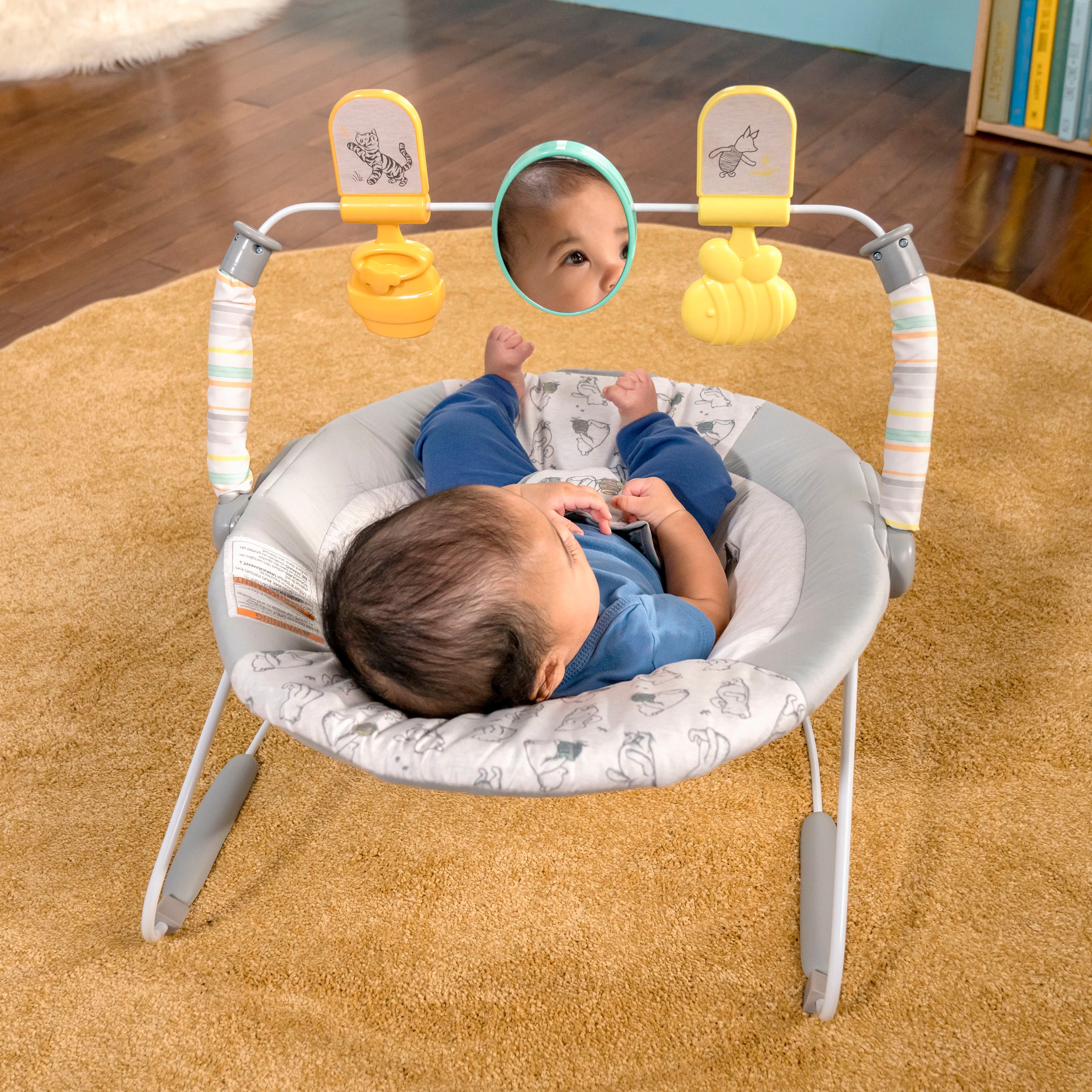 Bright Starts Babywippe »Disney Winnie the Pooh Classic Pals Vibrating Bouncer«, bis 9 kg, mit Sound-Effekt