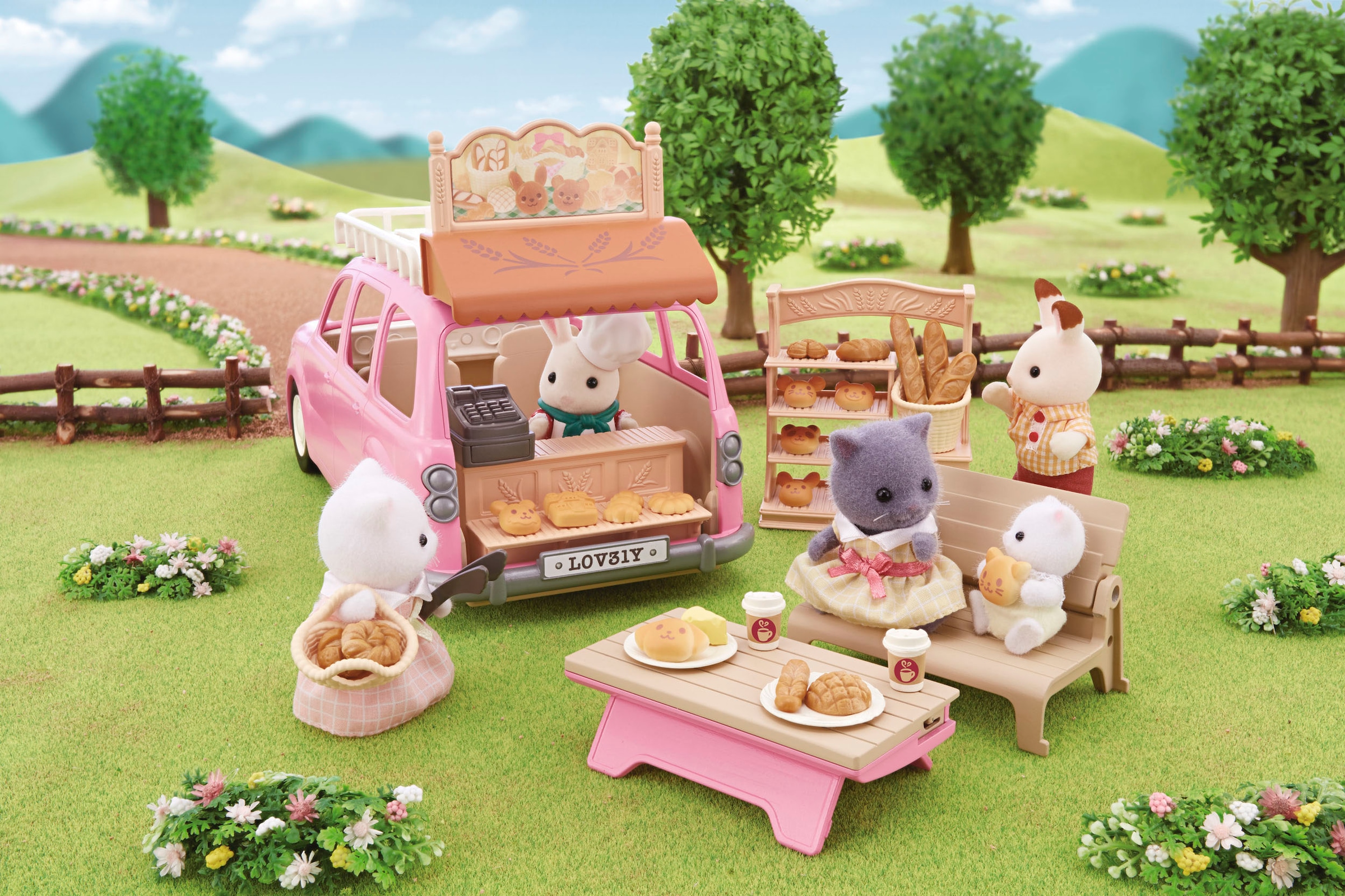 Sylvanian Families Spielzeug-Auto »Spielset Familienauto mit Picknickzubehör (5535)«