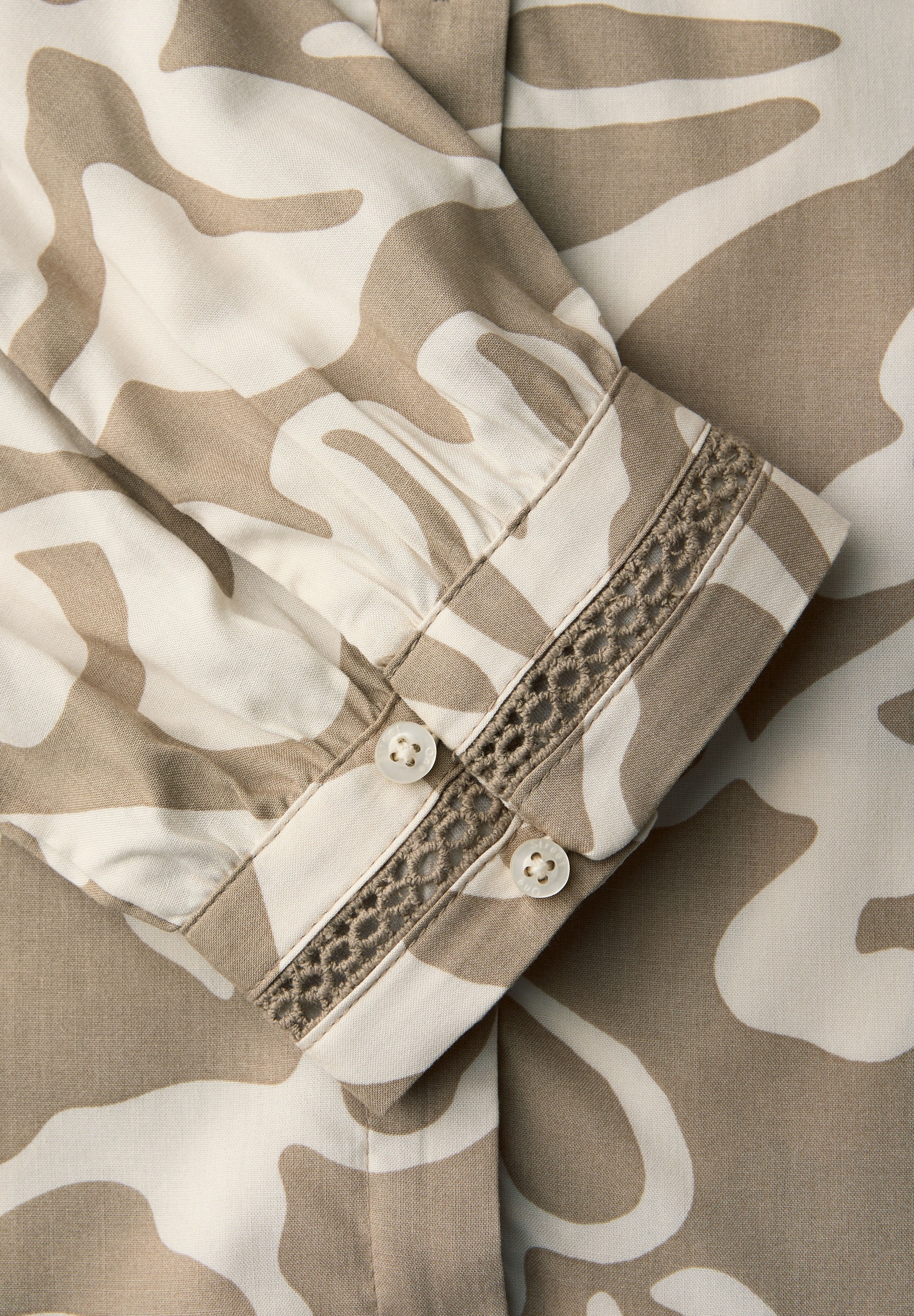 STREET ONE Druckbluse 3/4-Arm-Bluse mit floralem Muster und Tape-Details